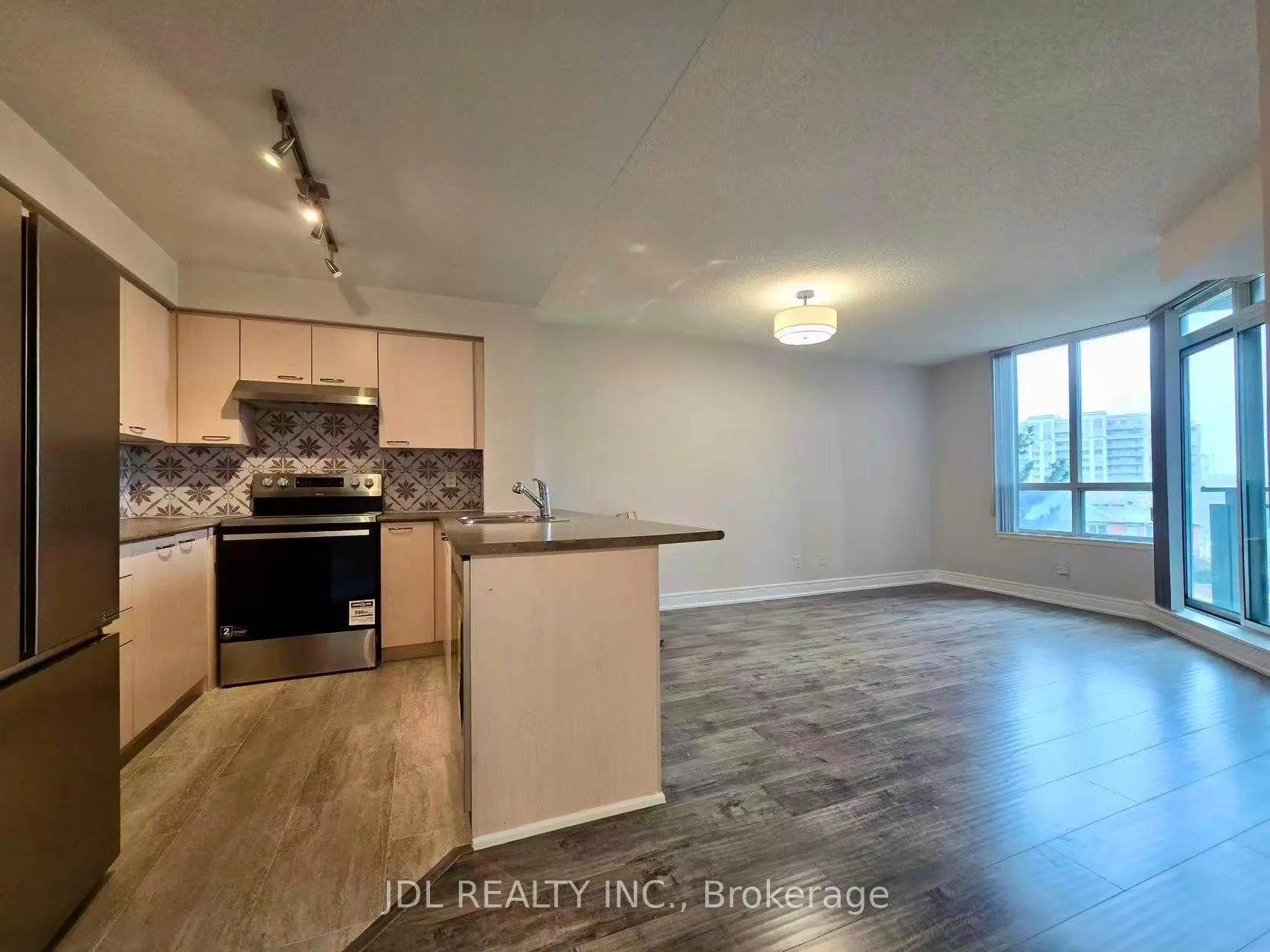 Photo 7 of Unit 501, 62 Suncrest Boulevard, Markham, Commerce Valley — HOMEH