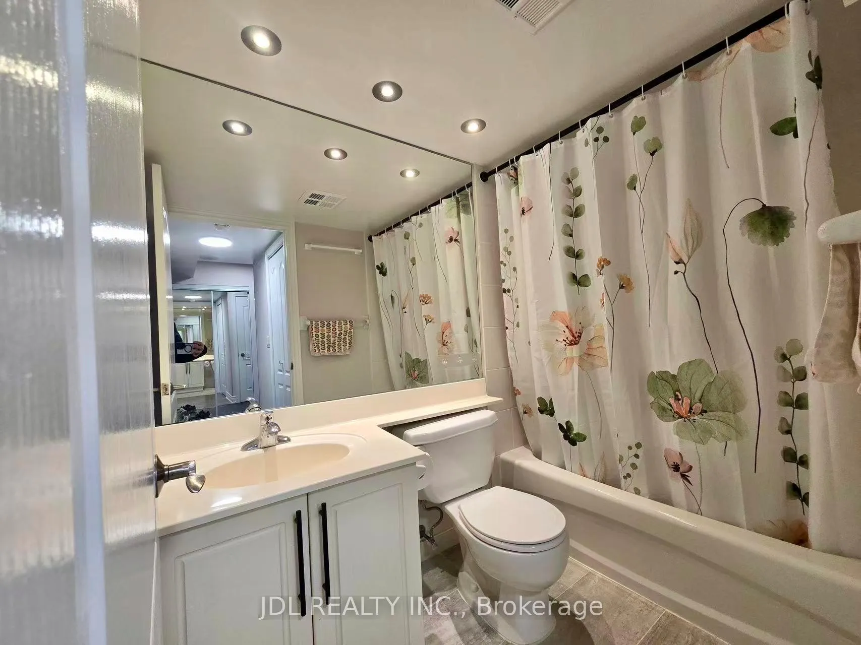 Photo 11 of Unit 501, 62 Suncrest Boulevard, Markham, Commerce Valley — HOMEH