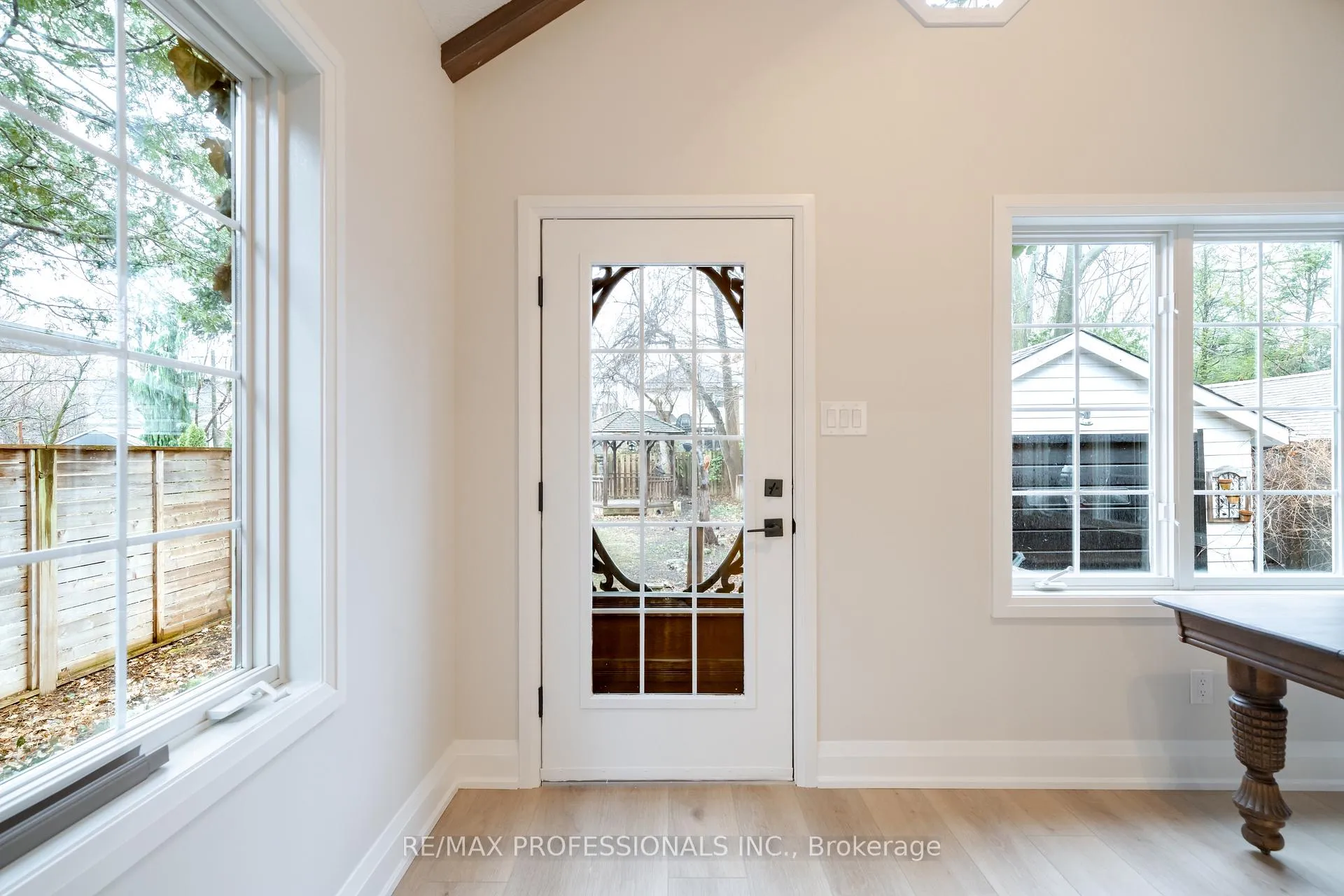 Photo 17 of 370 Delaware Avenue, Burlington, Brant — HOMEH
