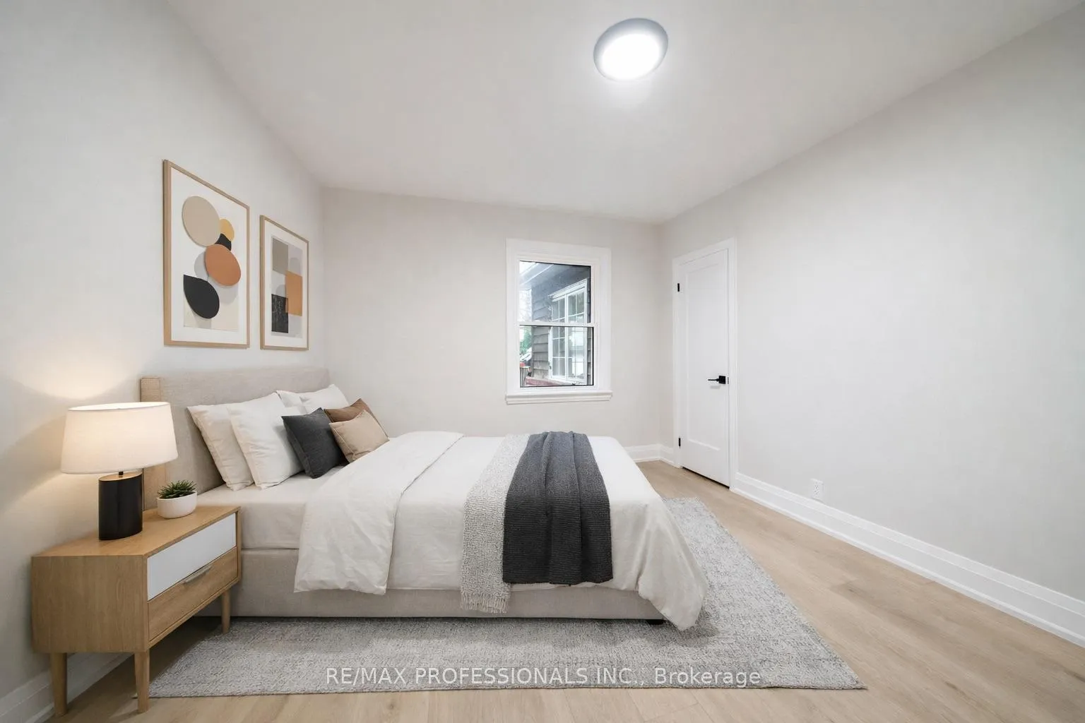 Photo 23 of 370 Delaware Avenue, Burlington, Brant — HOMEH