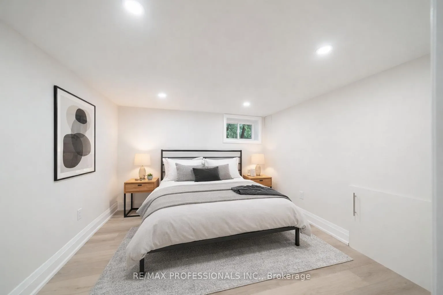 Photo 30 of 370 Delaware Avenue, Burlington, Brant — HOMEH