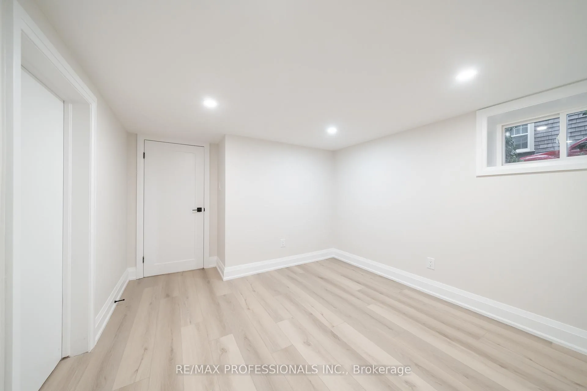 Photo 33 of 370 Delaware Avenue, Burlington, Brant — HOMEH