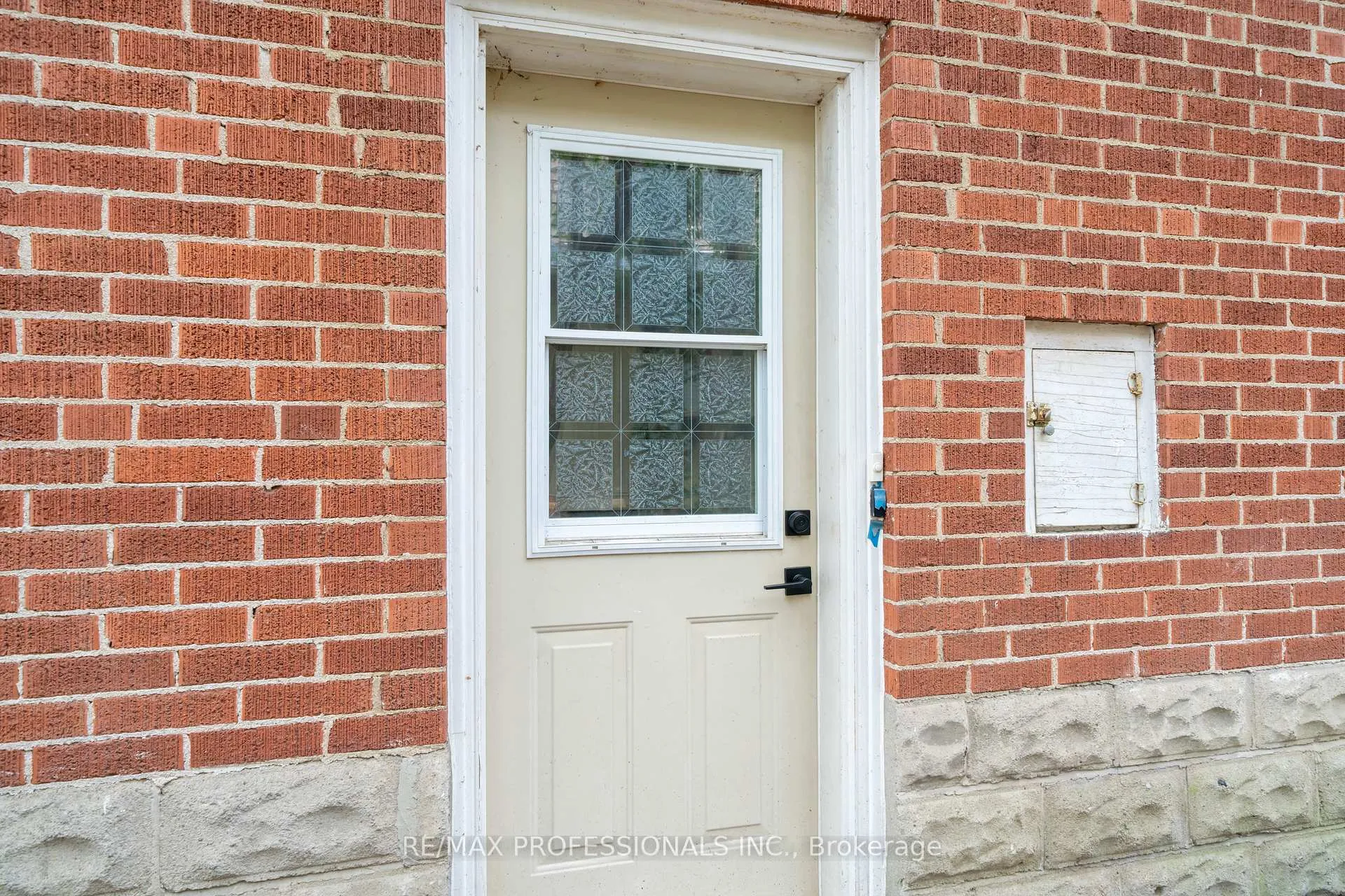 Photo 34 of 370 Delaware Avenue, Burlington, Brant — HOMEH