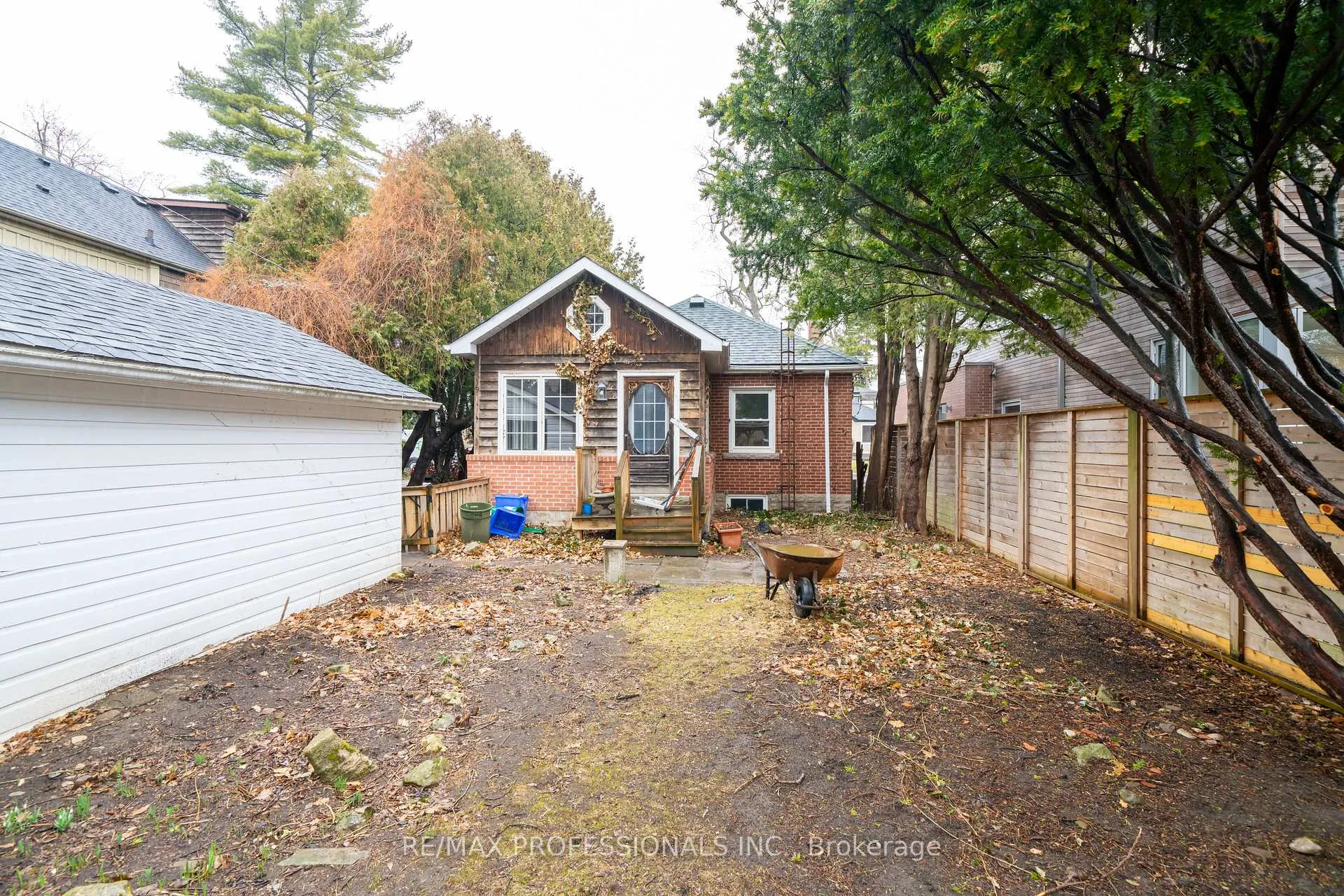 Photo 37 of 370 Delaware Avenue, Burlington, Brant — HOMEH