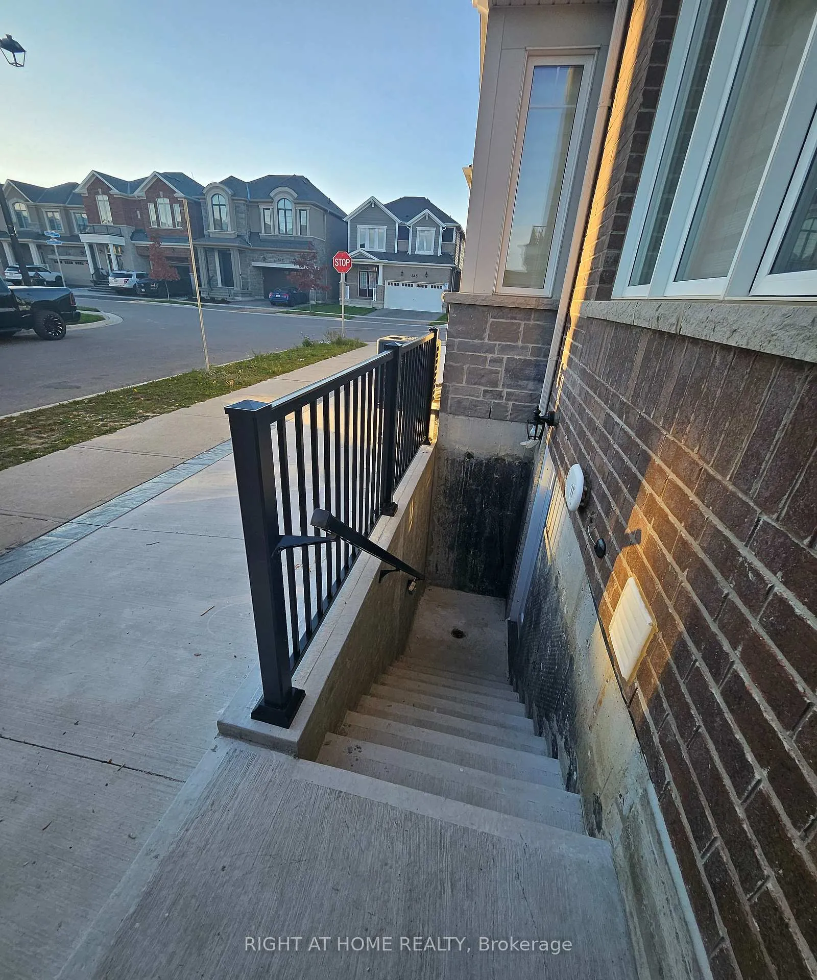 Photo 3 of Unit Lower, 852 Aspen Terrace, Milton, Cobban — HOMEH