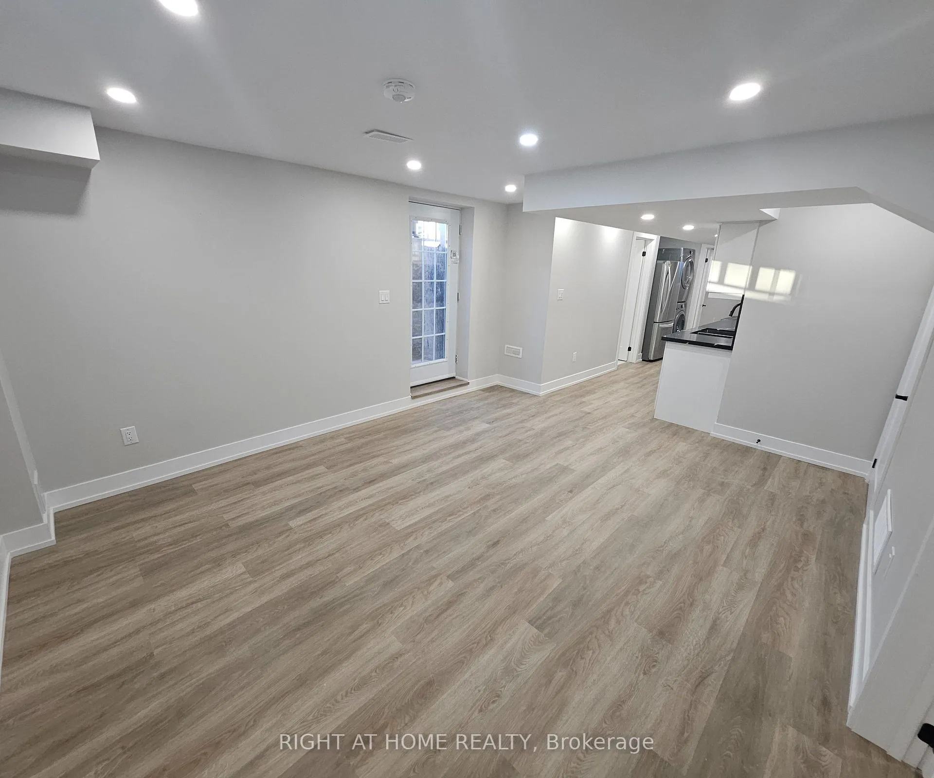 Photo 5 of Unit Lower, 852 Aspen Terrace, Milton, Cobban — HOMEH