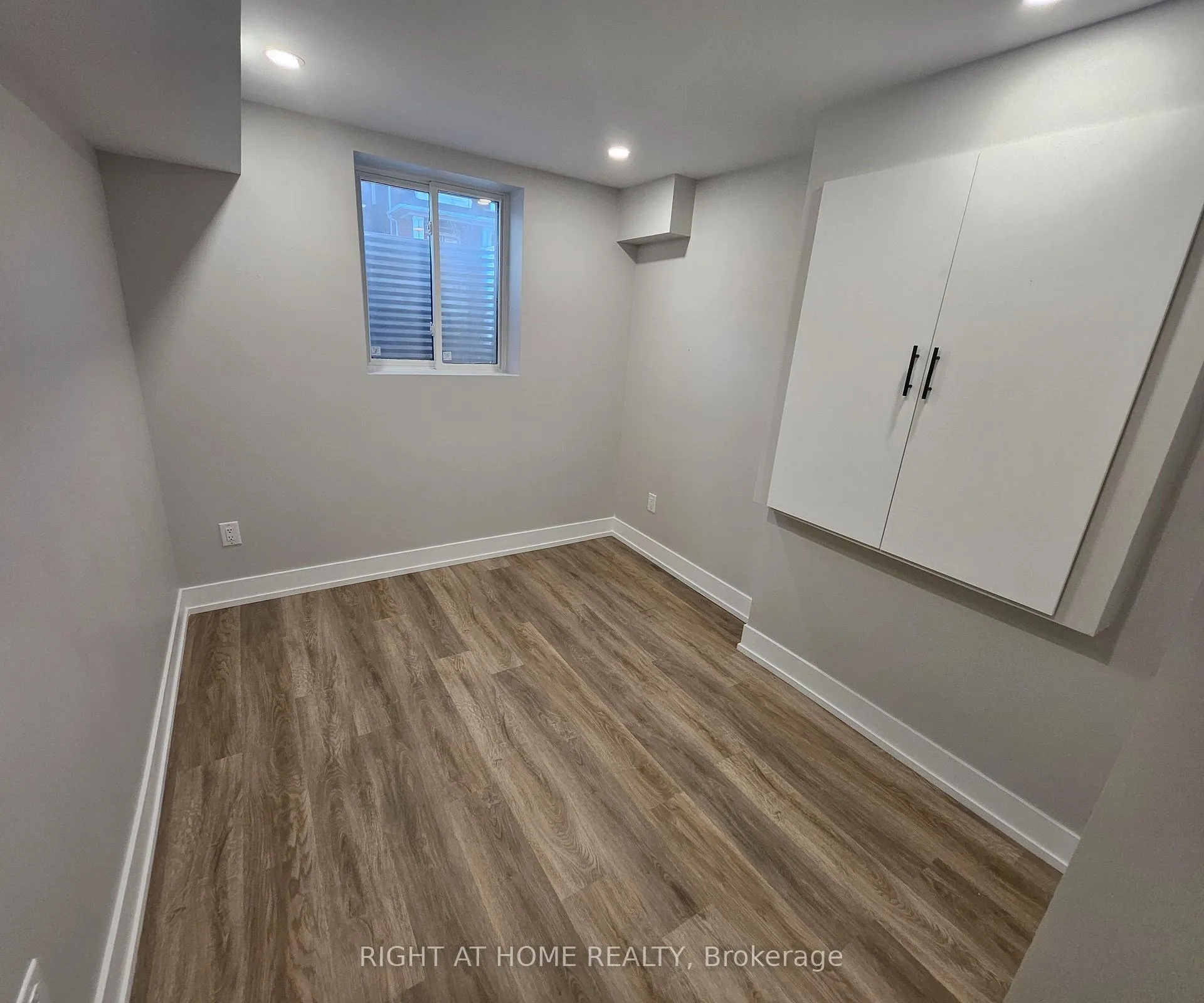 Photo 15 of Unit Lower, 852 Aspen Terrace, Milton, Cobban — HOMEH
