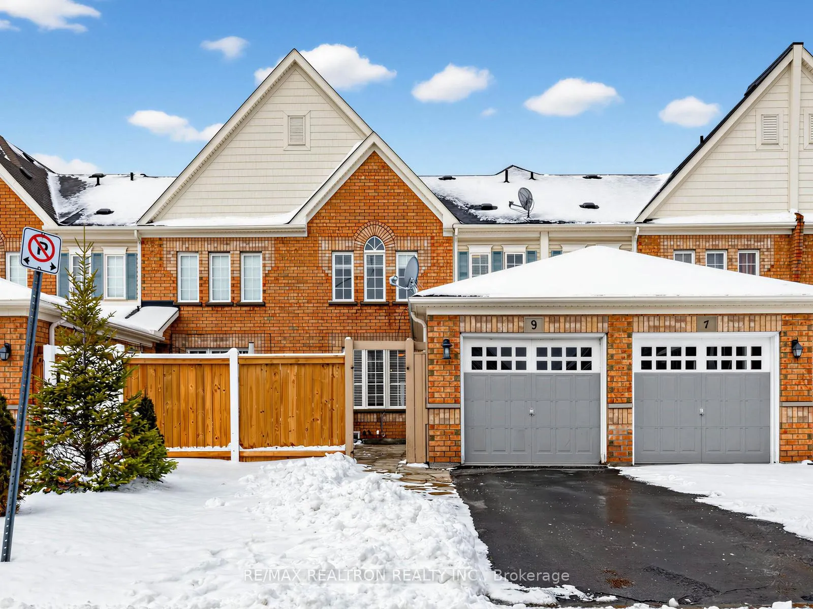 Photo 33 of 9 Winrow Gate, Ajax, Northeast Ajax — HOMEH