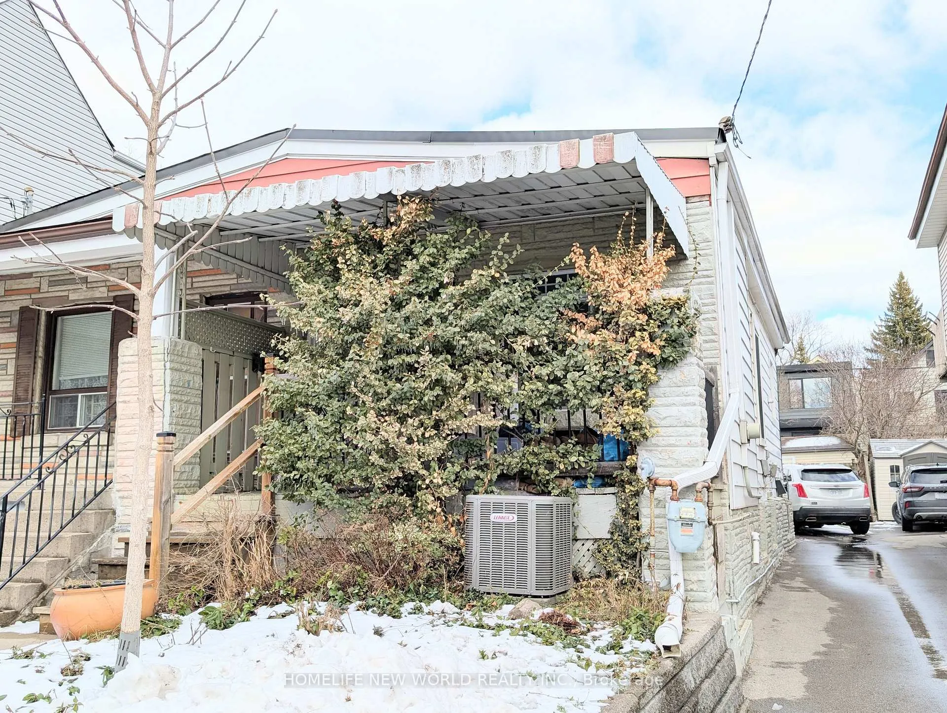 Photo 2 of 67 Condor Avenue, Toronto, Blake-Jones — HOMEH