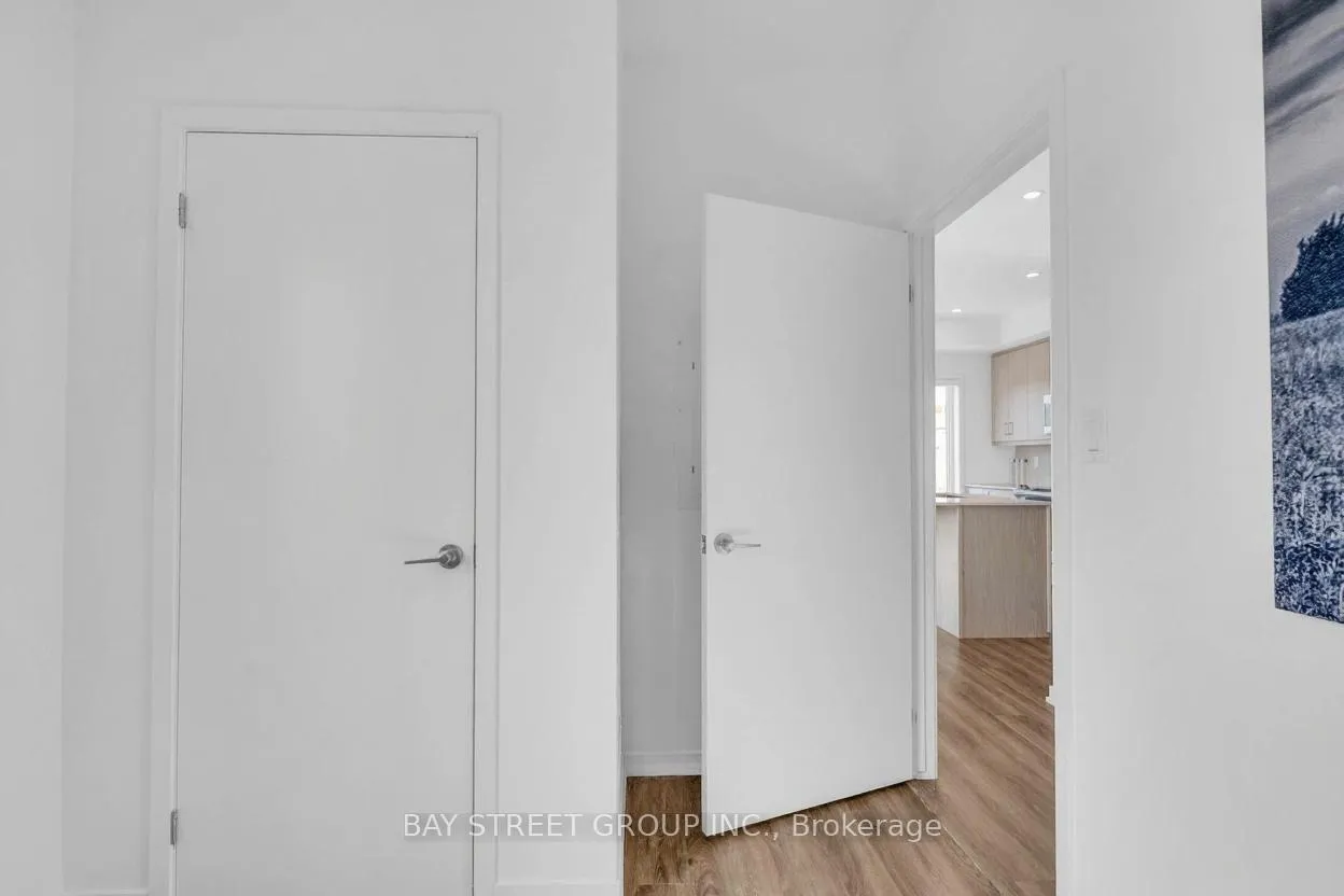 Photo 10 of Unit 268, 150 Honeycrisp Crescent, Vaughan, Vaughan Corporate Centre — HOMEH