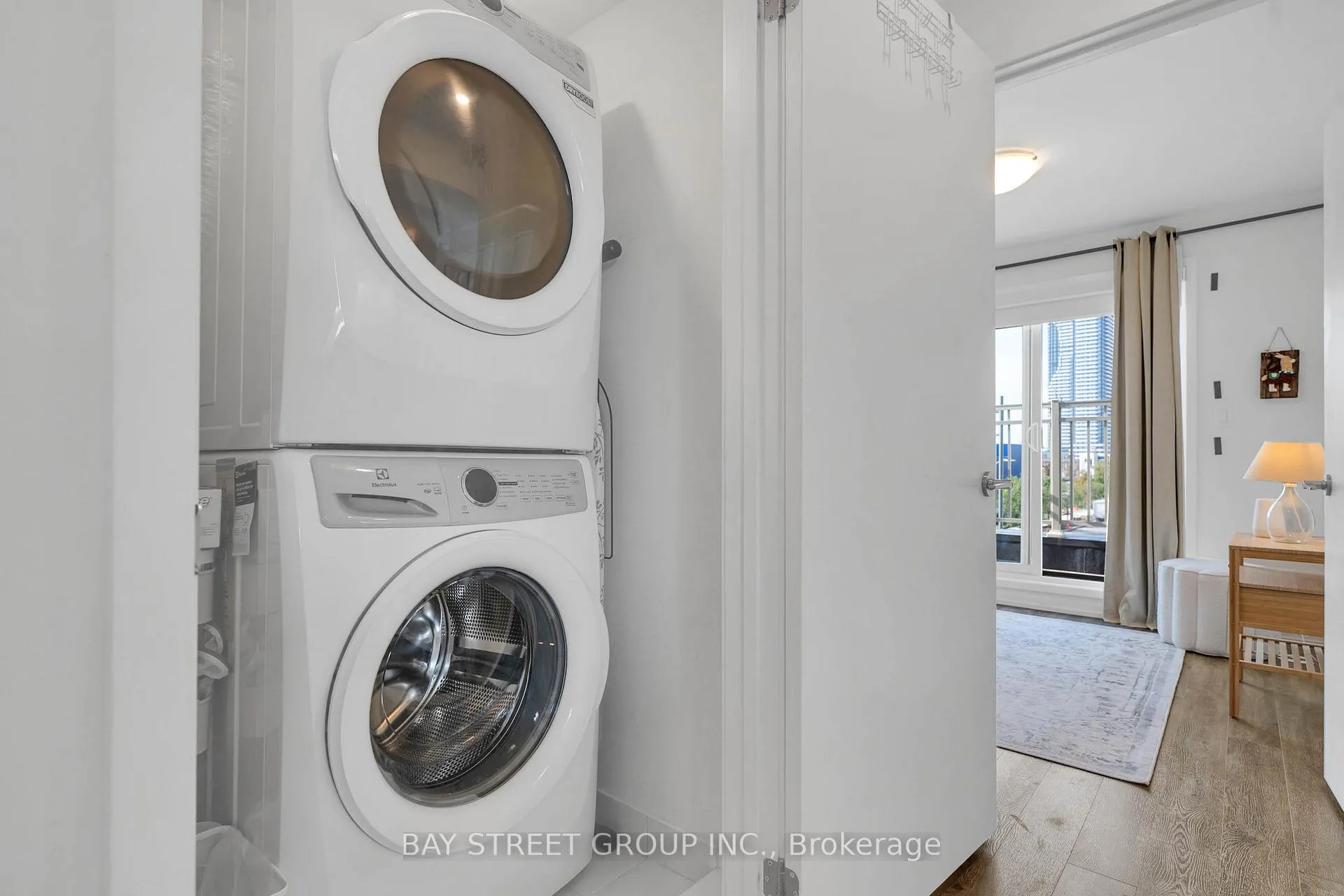 Photo 21 of Unit 268, 150 Honeycrisp Crescent, Vaughan, Vaughan Corporate Centre — HOMEH