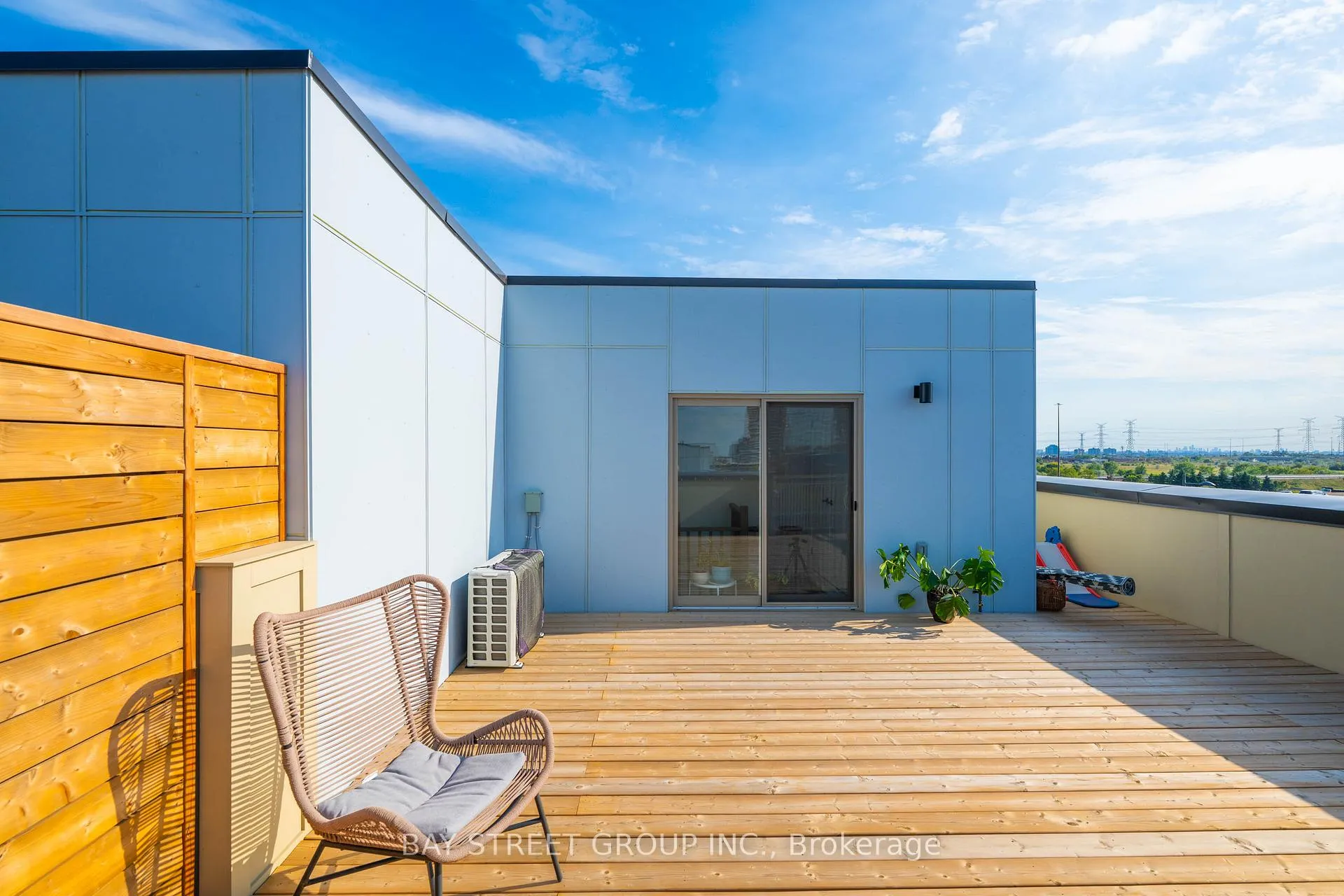 Photo 25 of Unit 268, 150 Honeycrisp Crescent, Vaughan, Vaughan Corporate Centre — HOMEH