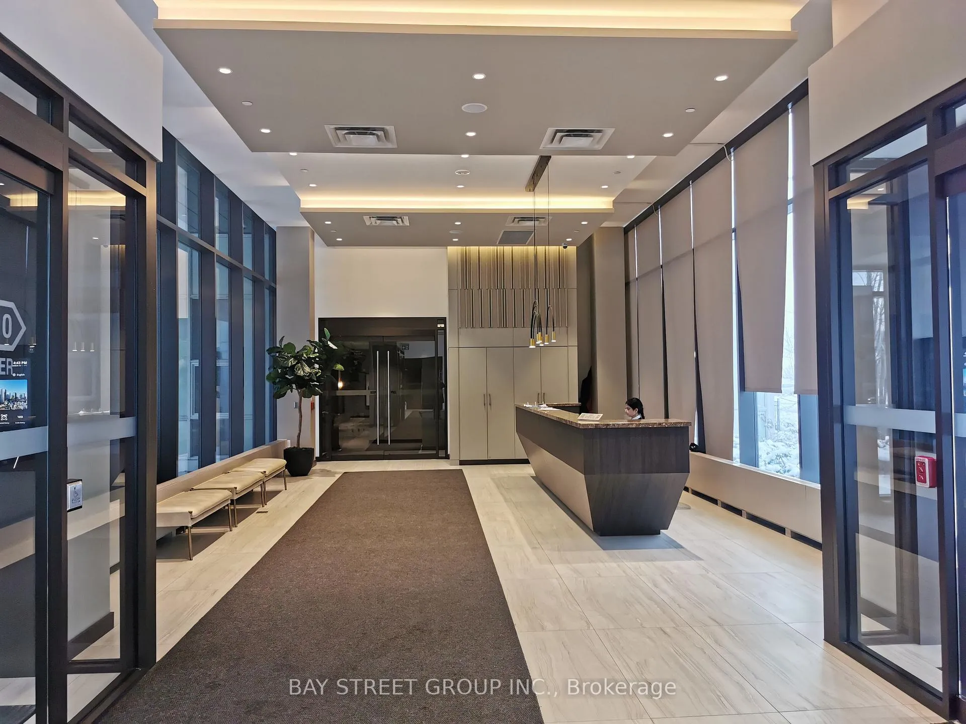 Photo 2 of Unit 701, 10 Honeycrisp Crescent, Vaughan, Vaughan Corporate Centre — HOMEH