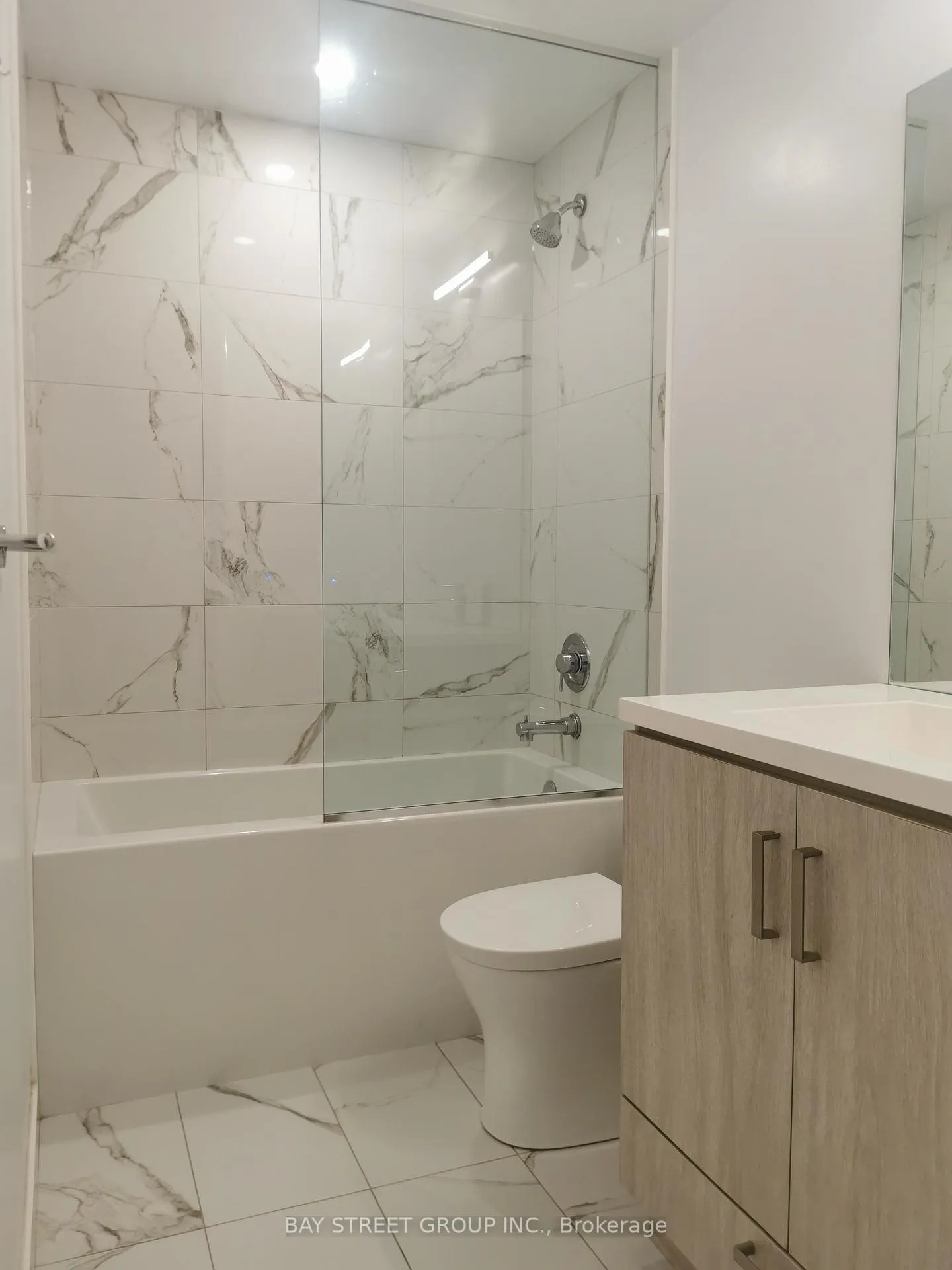 Photo 12 of Unit 701, 10 Honeycrisp Crescent, Vaughan, Vaughan Corporate Centre — HOMEH