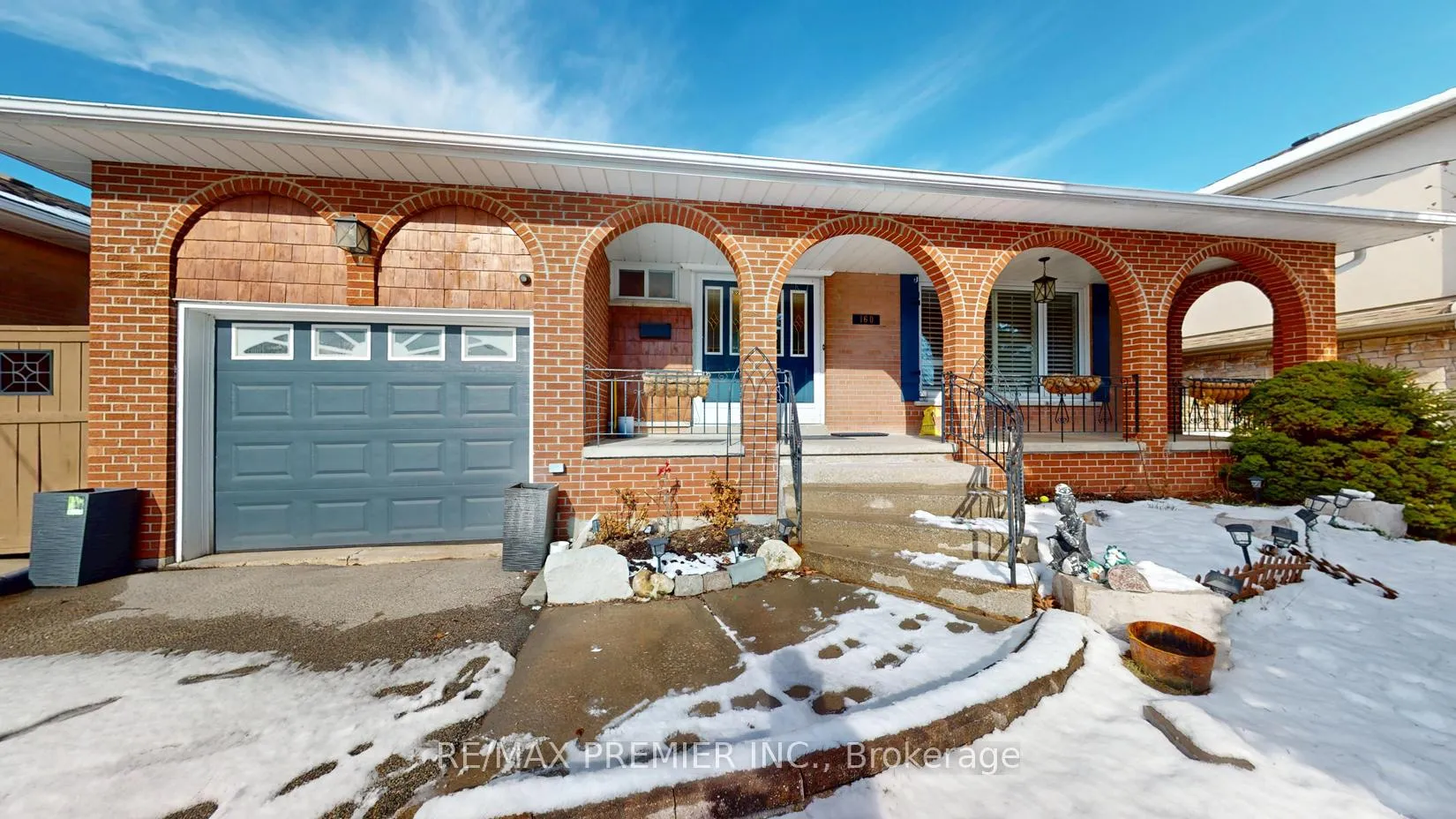 Photo 2 of 160 Verobeach Boulevard, North York, Humbermede — HOMEH