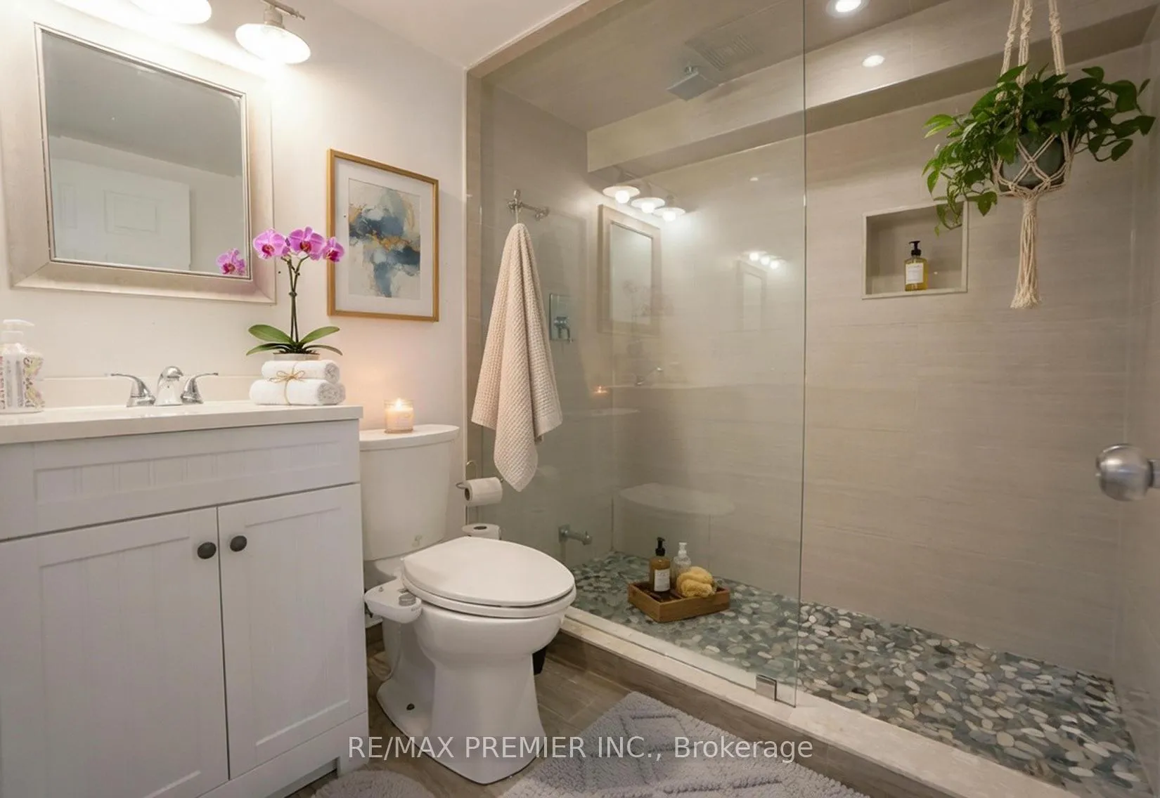 Photo 9 of 160 Verobeach Boulevard, North York, Humbermede — HOMEH