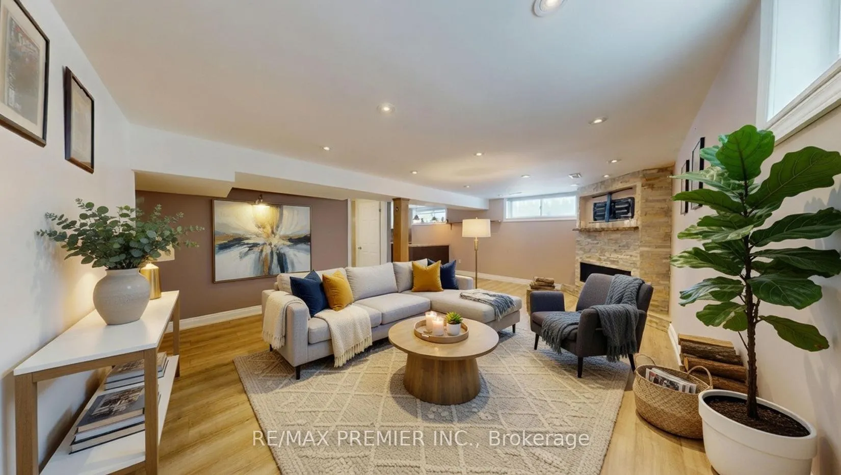Photo 13 of 160 Verobeach Boulevard, North York, Humbermede — HOMEH