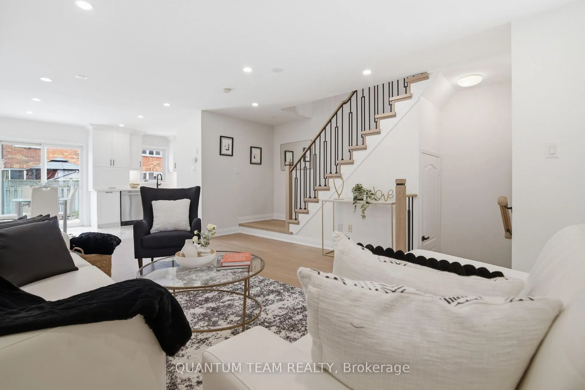 Photo 7 of 14 Arabia Gate, Brampton, Sandringham-Wellington — HOMEH