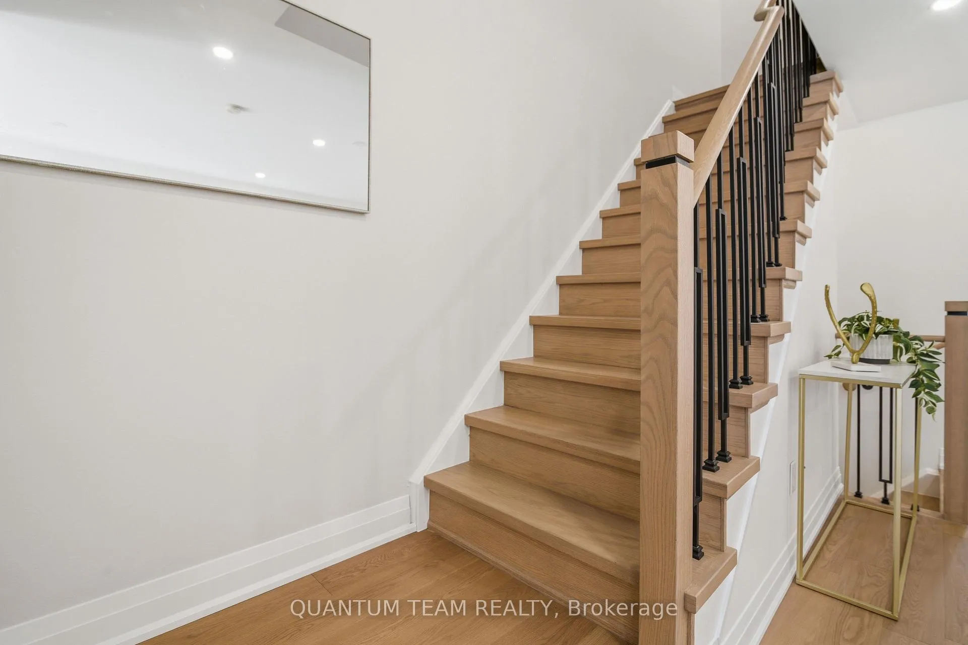 Photo 18 of 14 Arabia Gate, Brampton, Sandringham-Wellington — HOMEH