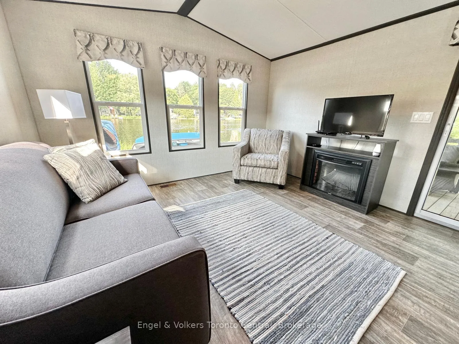 Photo 14 of Unit B8, 7489 Sideroad 5 E, Wellington North, Rural Wellington North — HOMEH