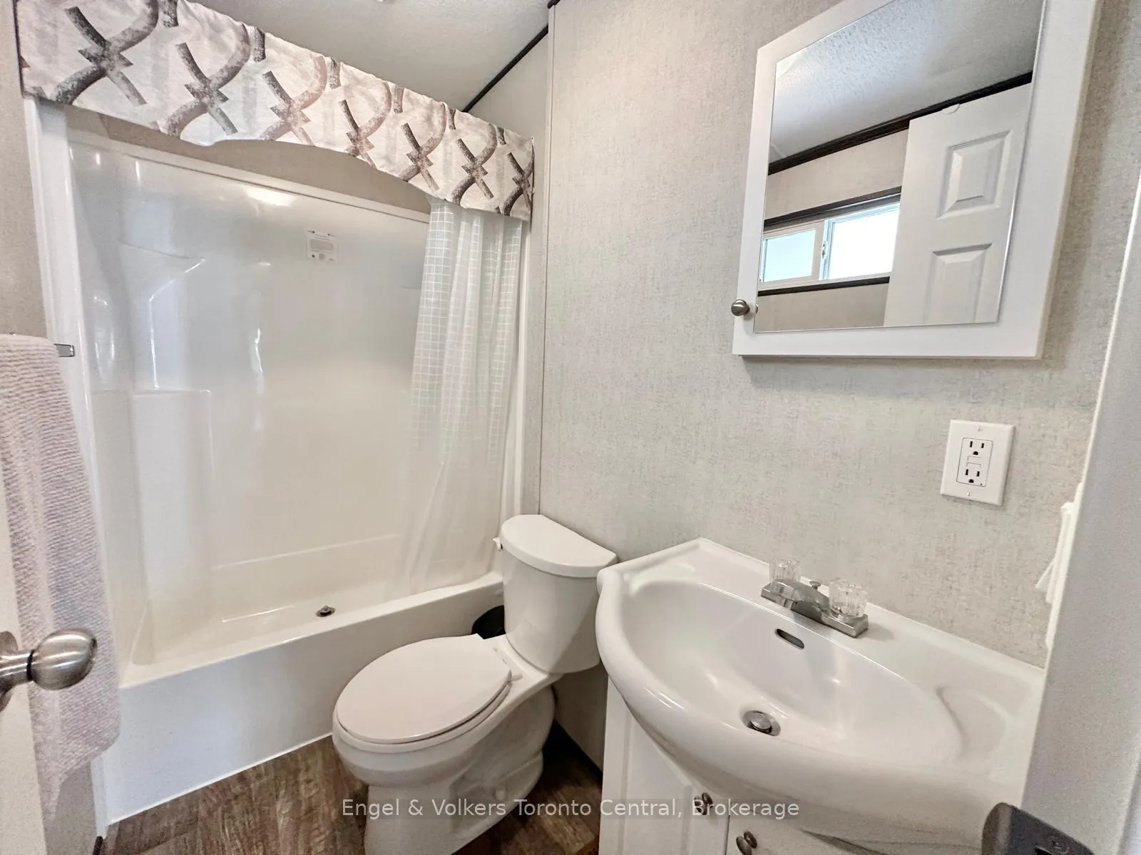 Photo 26 of Unit B8, 7489 Sideroad 5 E, Wellington North, Rural Wellington North — HOMEH
