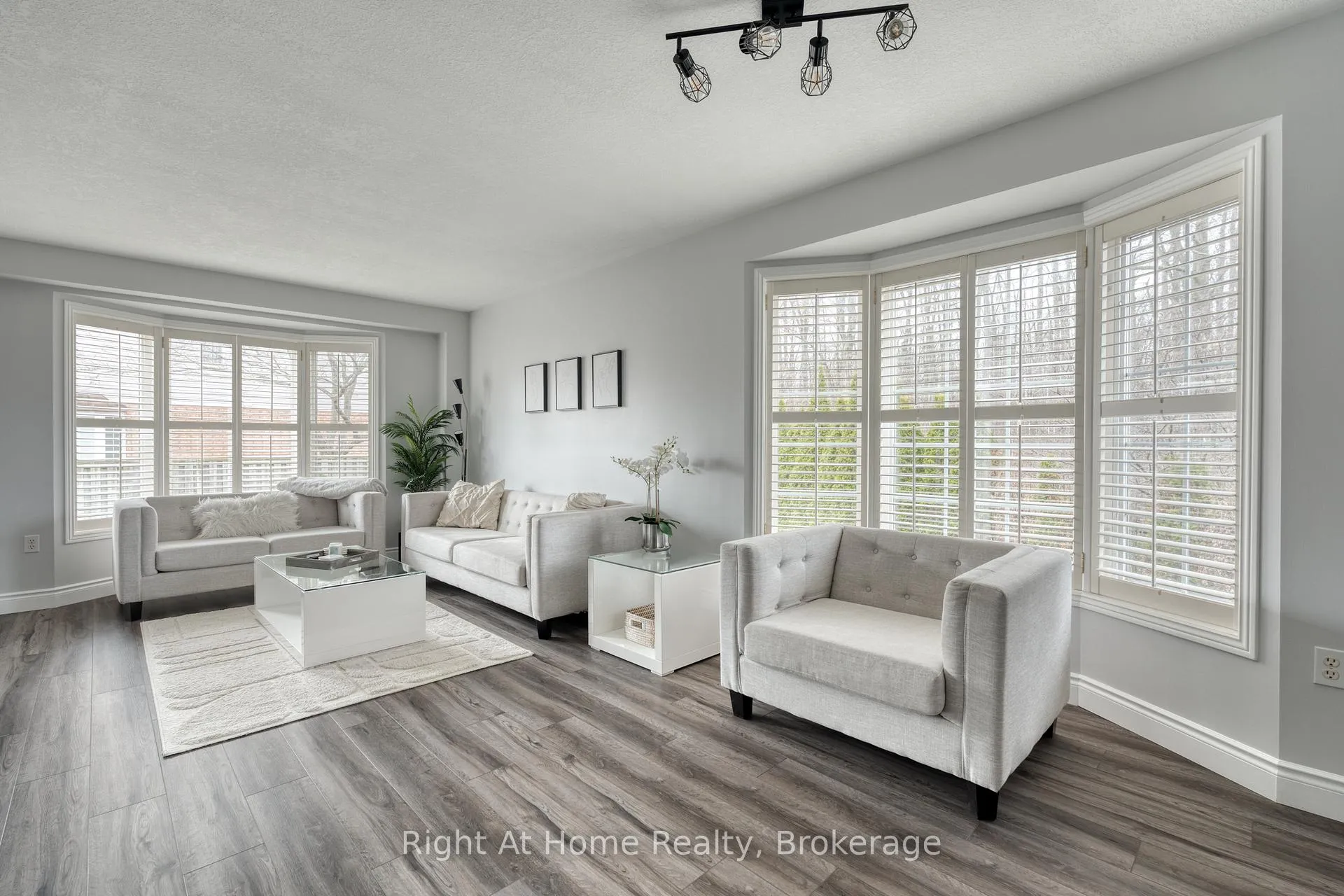 Photo 9 of 198 Gatestone Drive, Hamilton, Stoney Creek Mountain — HOMEH
