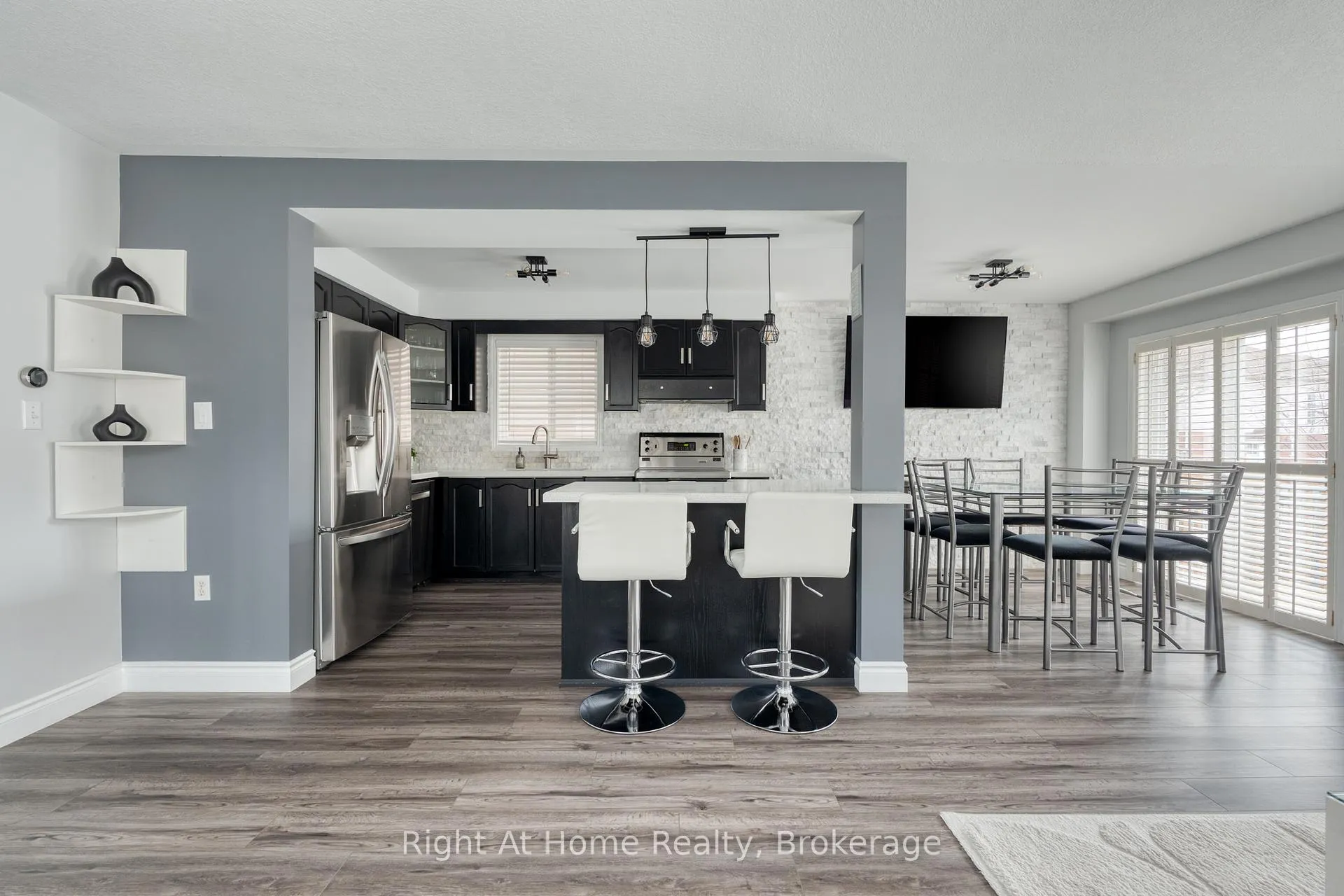 Photo 10 of 198 Gatestone Drive, Hamilton, Stoney Creek Mountain — HOMEH
