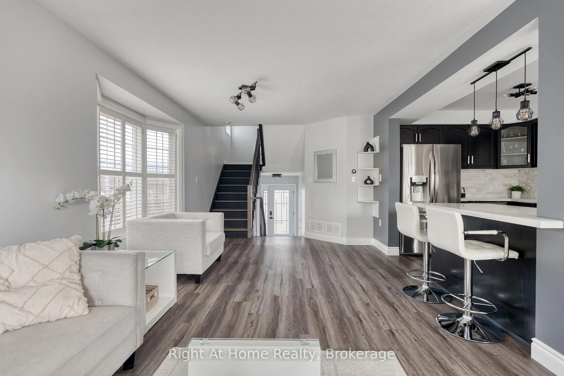Photo 12 of 198 Gatestone Drive, Hamilton, Stoney Creek Mountain — HOMEH