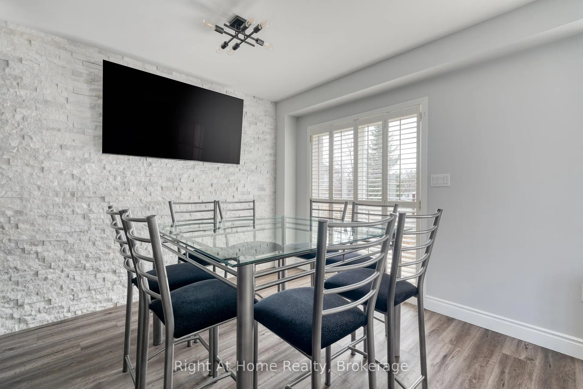 Photo 15 of 198 Gatestone Drive, Hamilton, Stoney Creek Mountain — HOMEH