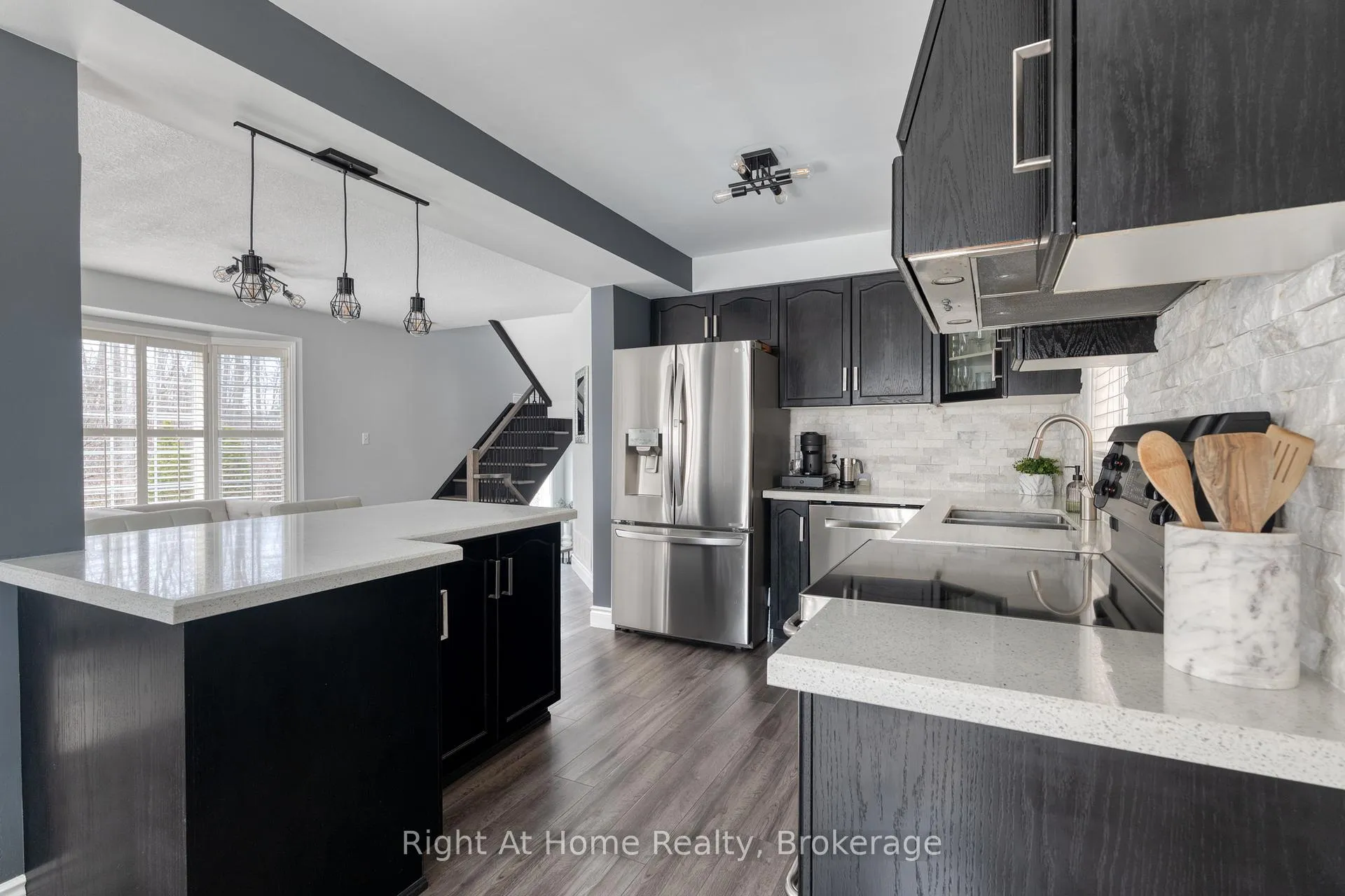 Photo 17 of 198 Gatestone Drive, Hamilton, Stoney Creek Mountain — HOMEH