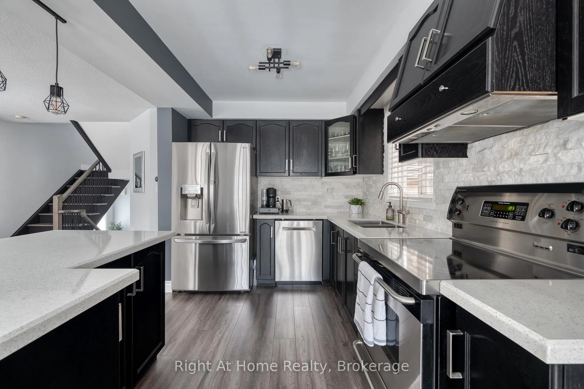 Photo 18 of 198 Gatestone Drive, Hamilton, Stoney Creek Mountain — HOMEH