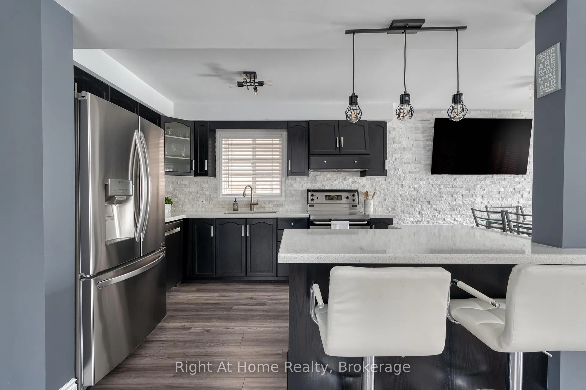Photo 19 of 198 Gatestone Drive, Hamilton, Stoney Creek Mountain — HOMEH