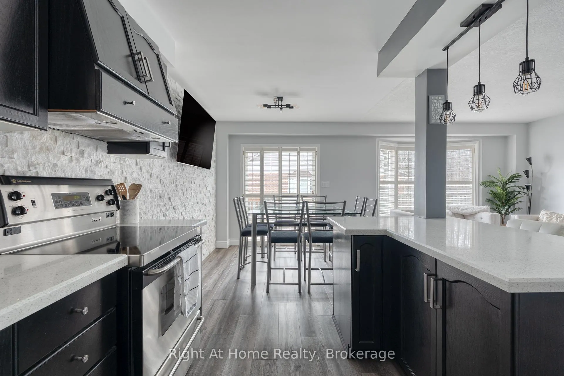 Photo 22 of 198 Gatestone Drive, Hamilton, Stoney Creek Mountain — HOMEH
