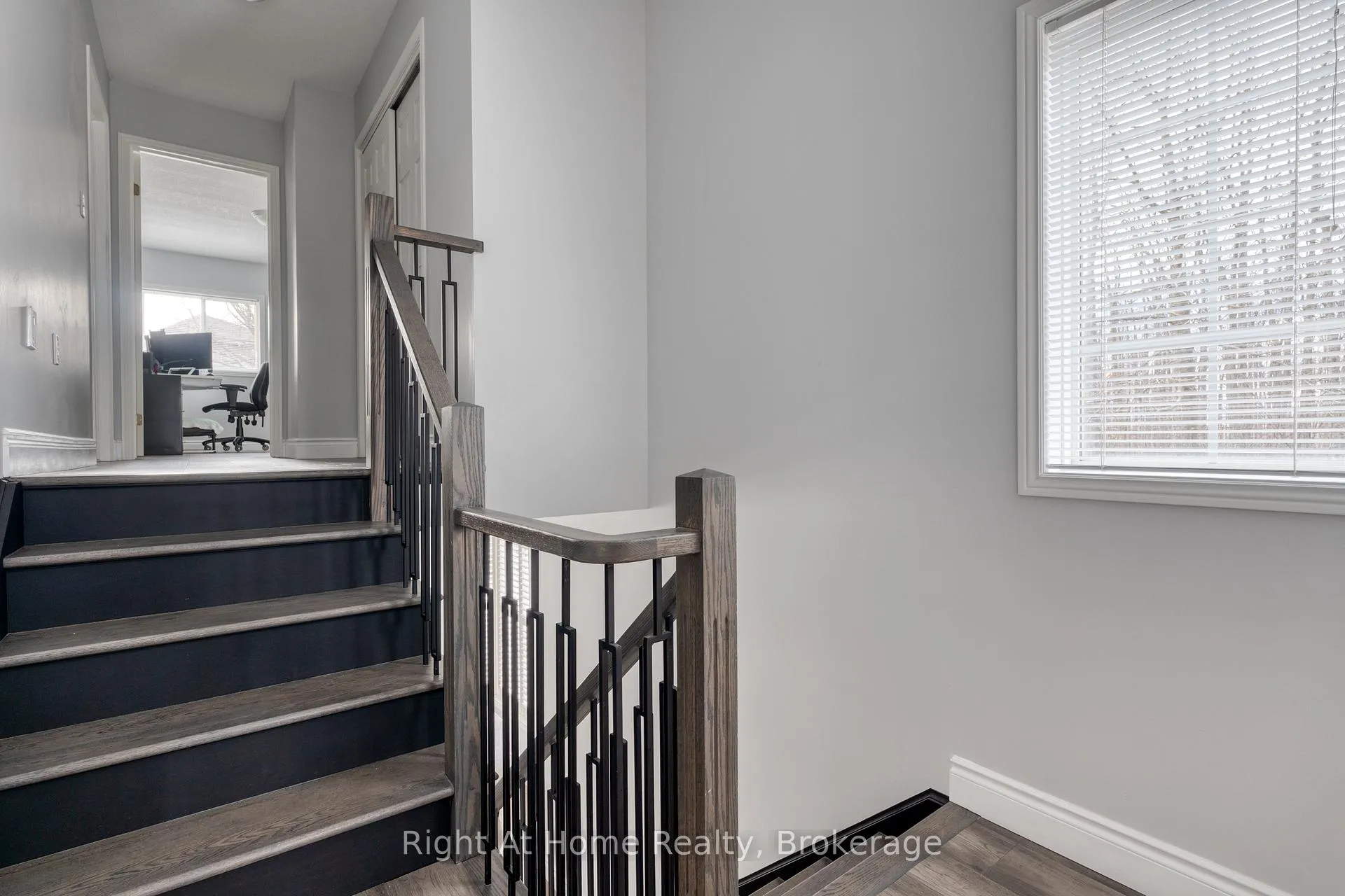 Photo 23 of 198 Gatestone Drive, Hamilton, Stoney Creek Mountain — HOMEH
