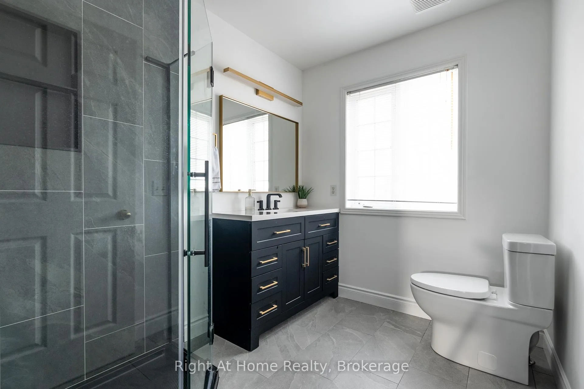 Photo 26 of 198 Gatestone Drive, Hamilton, Stoney Creek Mountain — HOMEH