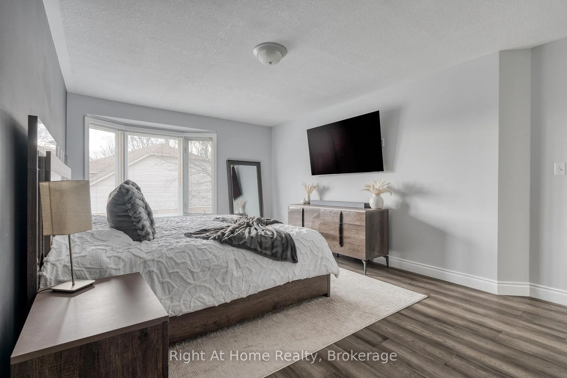 Photo 29 of 198 Gatestone Drive, Hamilton, Stoney Creek Mountain — HOMEH