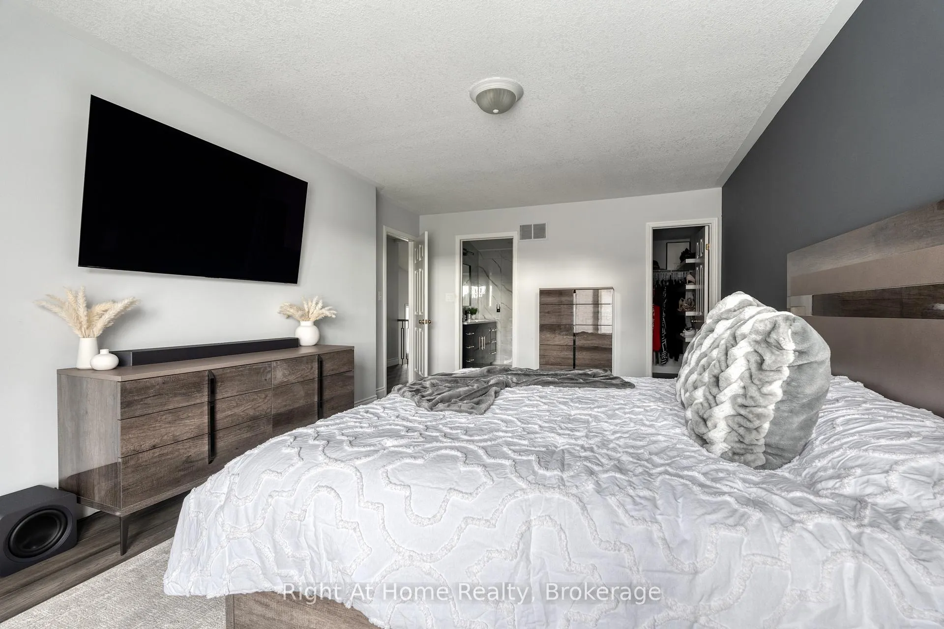 Photo 30 of 198 Gatestone Drive, Hamilton, Stoney Creek Mountain — HOMEH