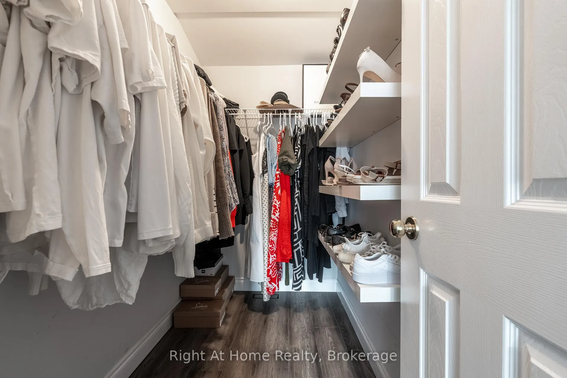 Photo 33 of 198 Gatestone Drive, Hamilton, Stoney Creek Mountain — HOMEH