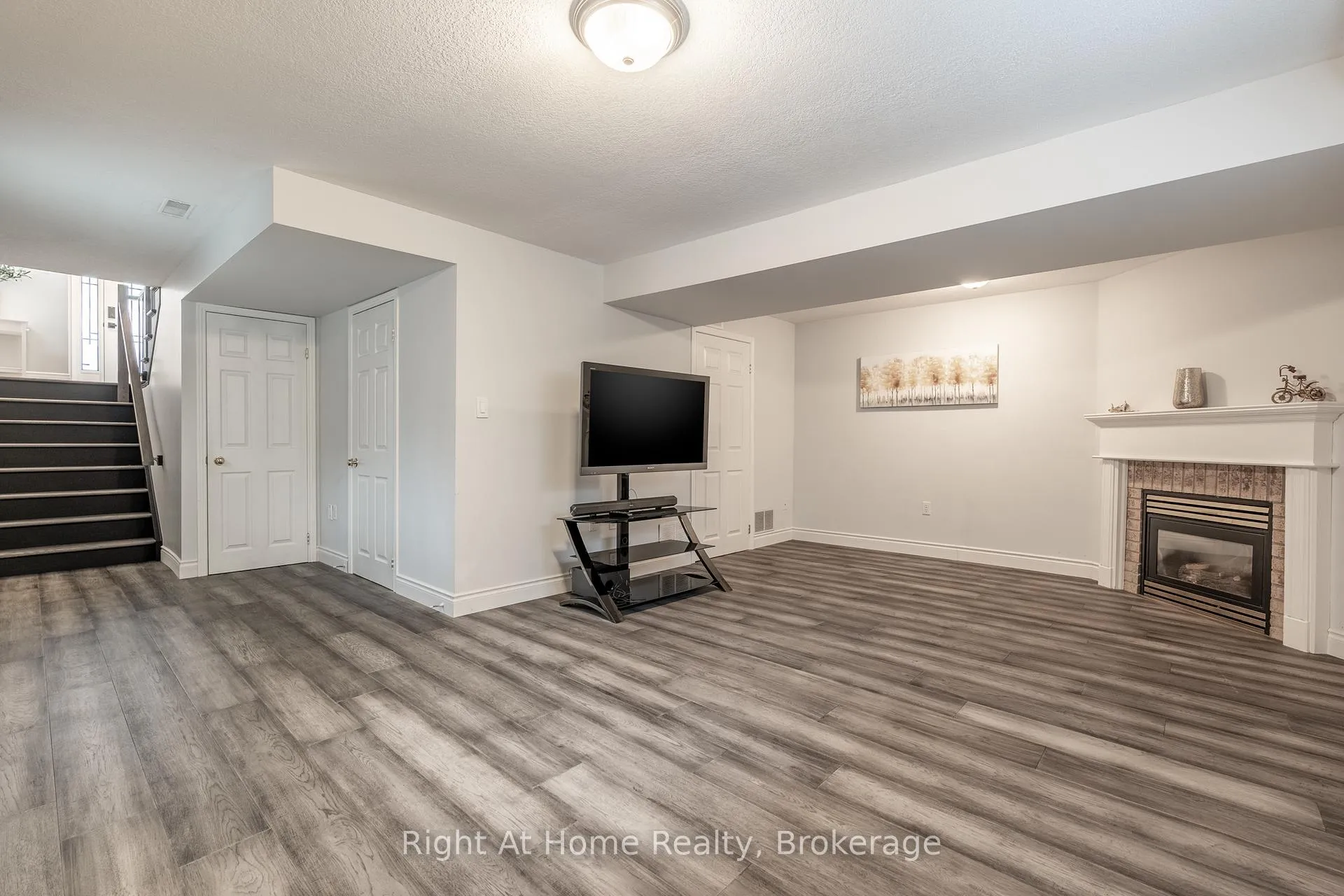 Photo 37 of 198 Gatestone Drive, Hamilton, Stoney Creek Mountain — HOMEH