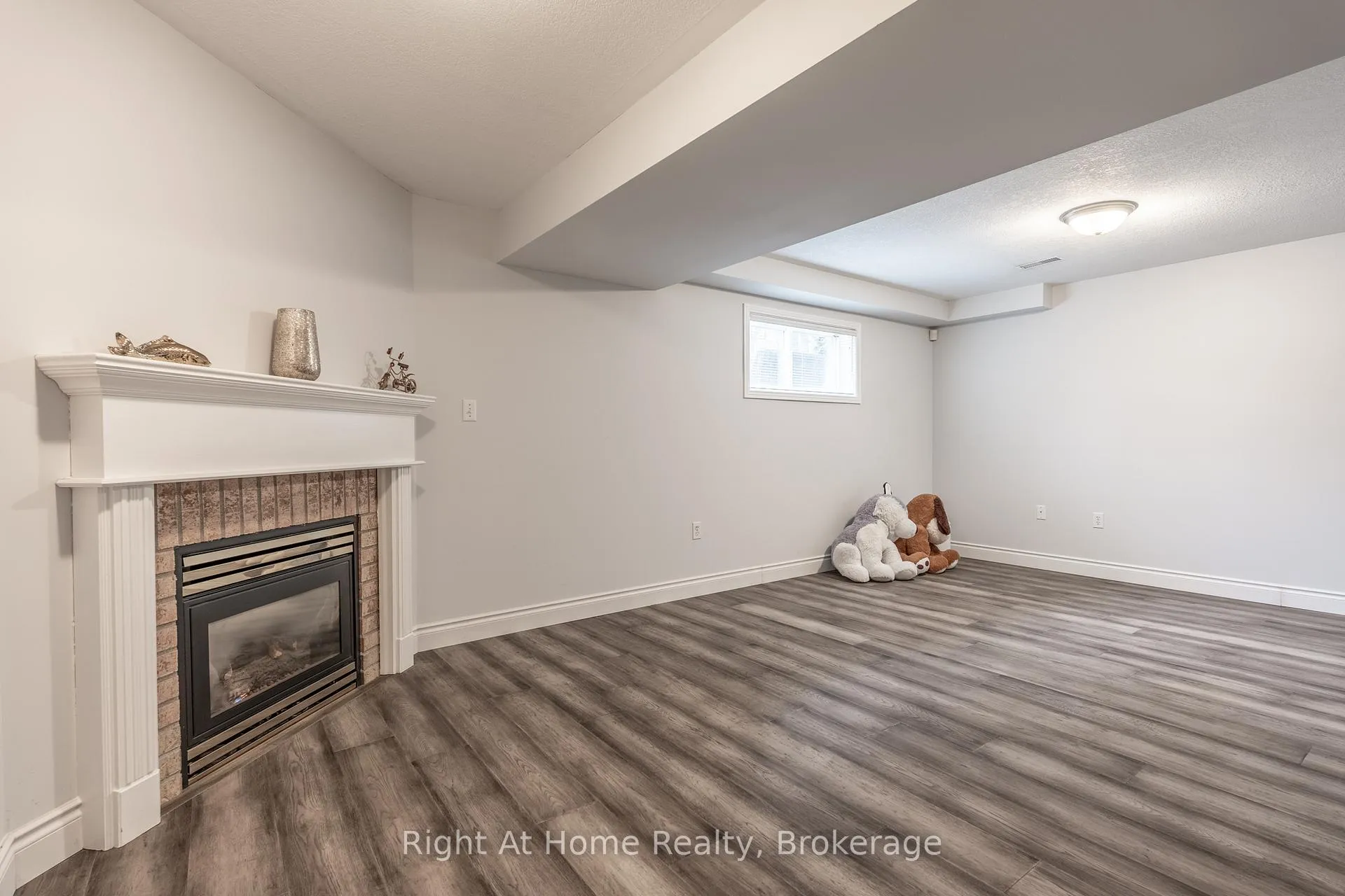 Photo 38 of 198 Gatestone Drive, Hamilton, Stoney Creek Mountain — HOMEH