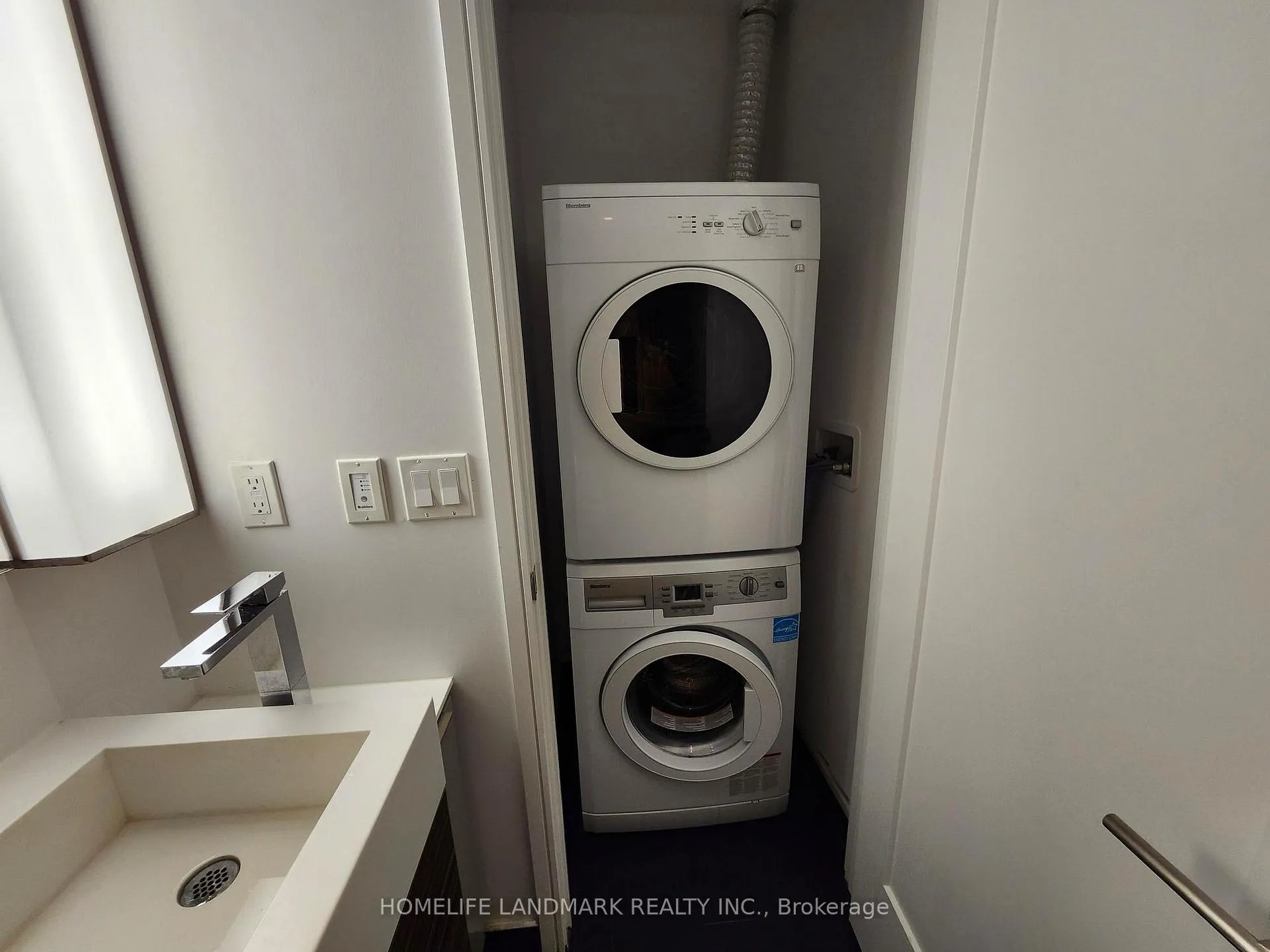 Photo 13 of Unit 5108, 88 Scott Street, Toronto, Church-Yonge Corridor — HOMEH
