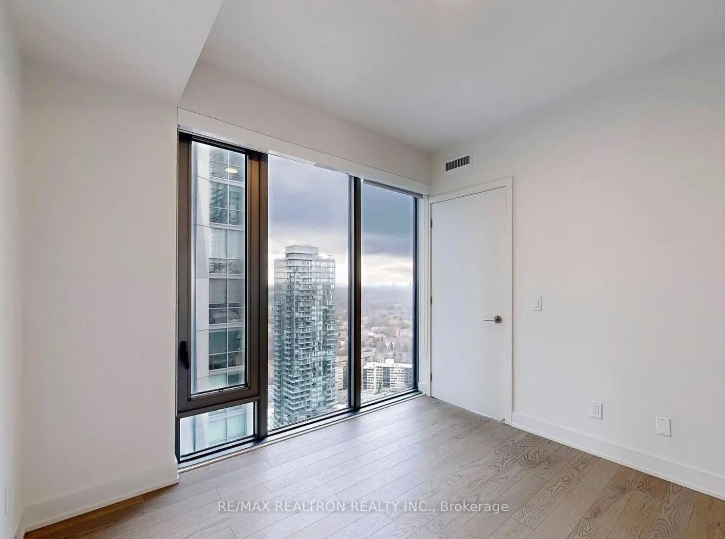 Photo 14 of Unit 3207, 8 Cumberland Street, Toronto, The Annex — HOMEH