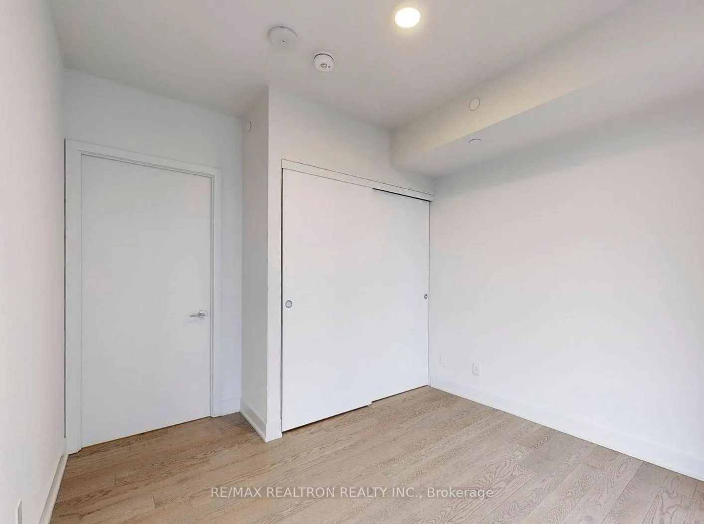 Photo 15 of Unit 3207, 8 Cumberland Street, Toronto, The Annex — HOMEH