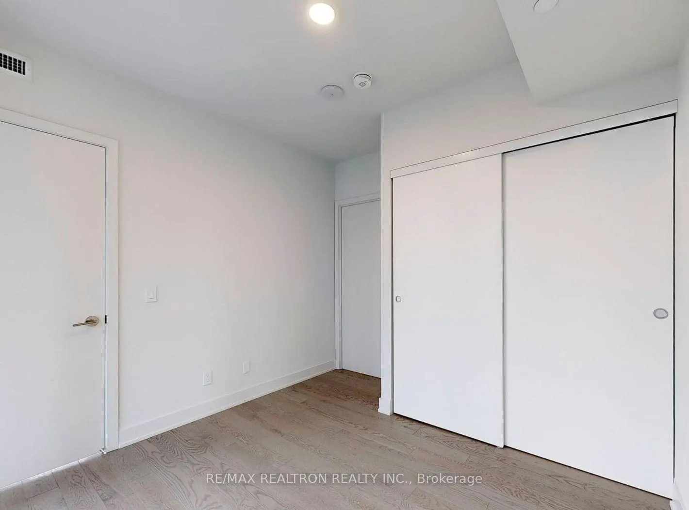 Photo 16 of Unit 3207, 8 Cumberland Street, Toronto, The Annex — HOMEH