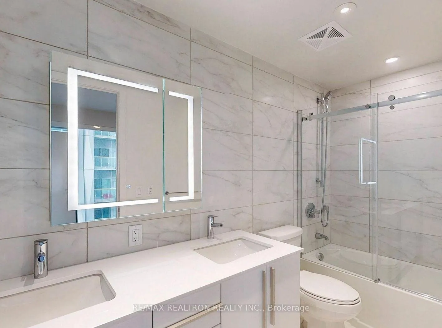 Photo 17 of Unit 3207, 8 Cumberland Street, Toronto, The Annex — HOMEH