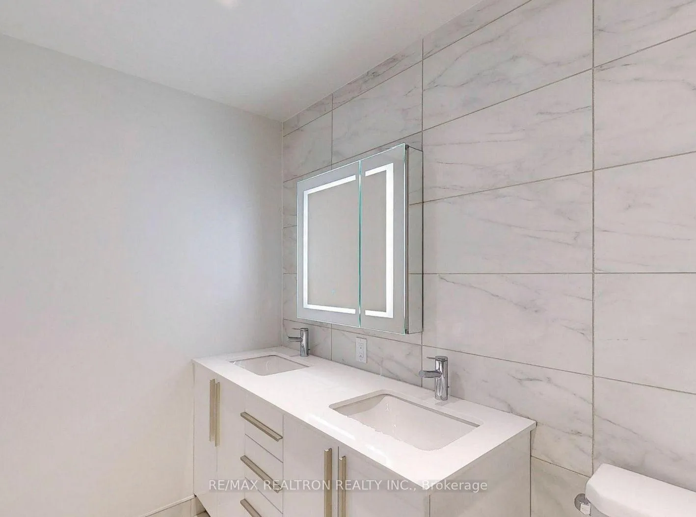 Photo 18 of Unit 3207, 8 Cumberland Street, Toronto, The Annex — HOMEH