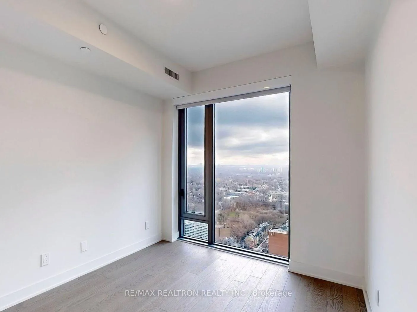 Photo 20 of Unit 3207, 8 Cumberland Street, Toronto, The Annex — HOMEH