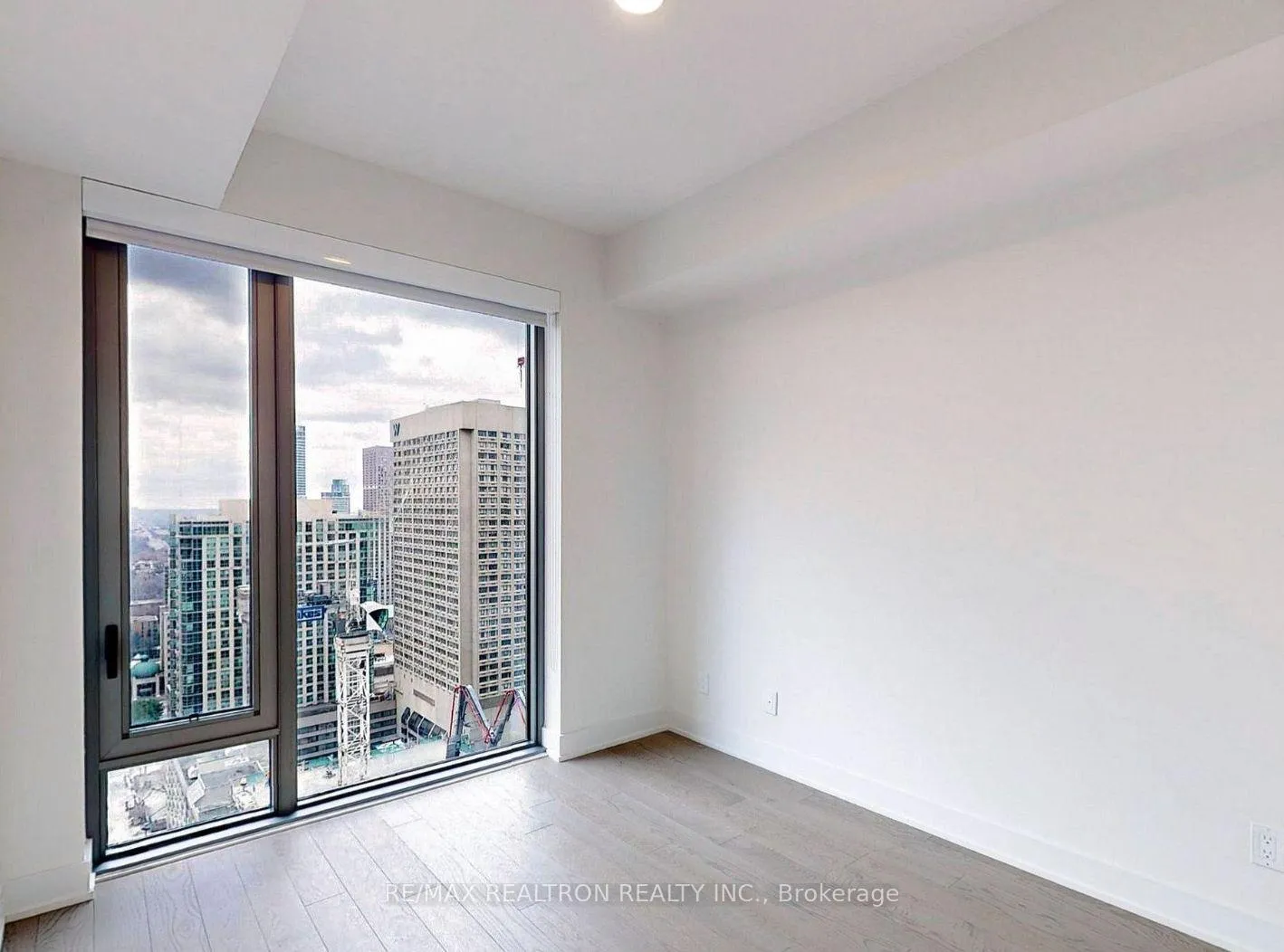 Photo 21 of Unit 3207, 8 Cumberland Street, Toronto, The Annex — HOMEH