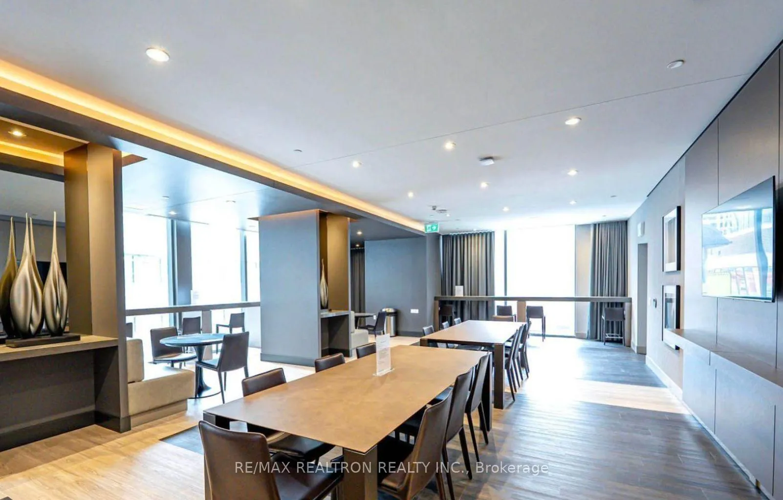 Photo 36 of Unit 3207, 8 Cumberland Street, Toronto, The Annex — HOMEH