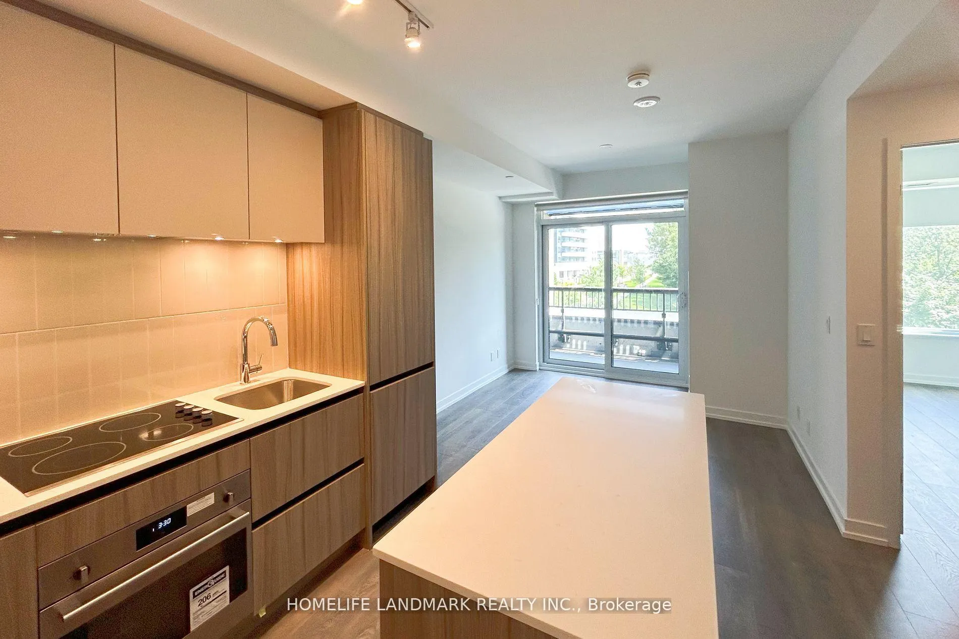 Photo 1 of Unit D-325, 8 Beverley Glen Boulevard, Vaughan, Beverley Glen — HOMEH